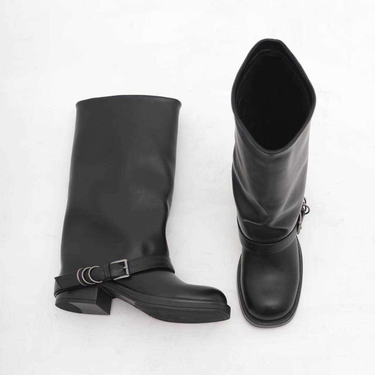 E-Vitale Shoes - BIONDINI Großhandel Wholesale - hochwertige italienische Schuhe direkt ab Fabrik | Kategorie: Damenschuhe / Stiefel (LOT) | Angebot: Damenbekleidung, Damen Accessoires, Herren Accessoires, Schuhe, Young Fashion, Leather Wear, Sofortprogramme, Orderware | Adresse: E-VITALE SHOES - Raum 114 - Breslauer Str. 8 - 41460 Neuss - Tel: 02131/3868532 - service@evitale-shoes.eu
