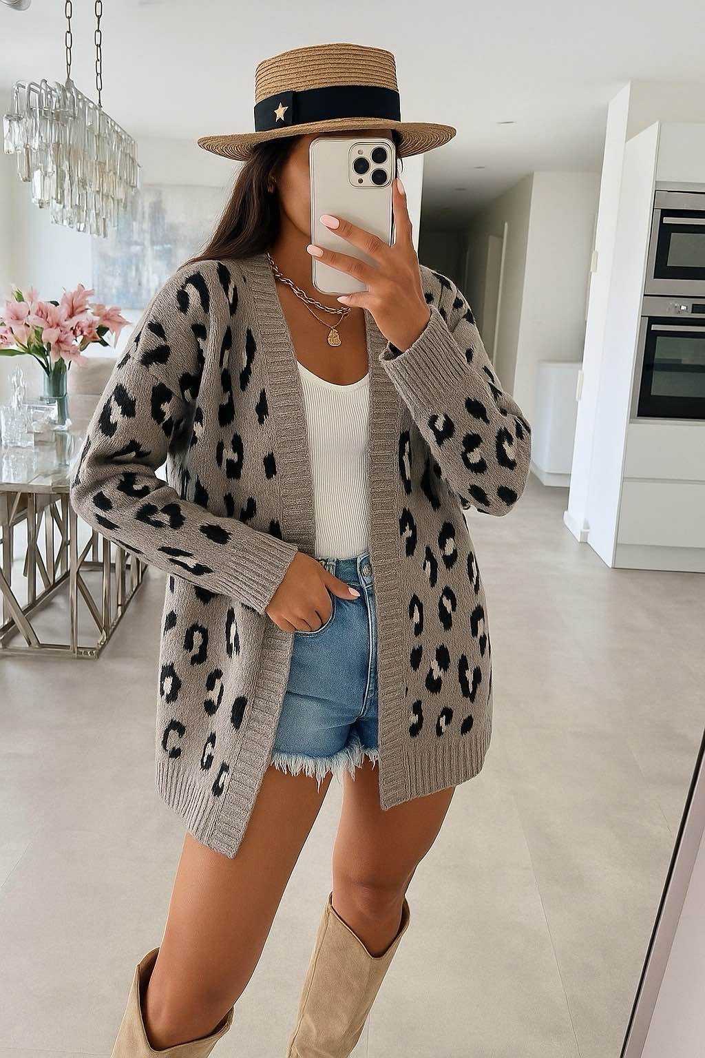 Ala Mode Fashion-DOB;Accessoires;Leather Wear; Young Fashion - Neuss | Kategorie: Strickjacke | Angebot: Sofortprogramme, Orderware | Adresse: Ala Mode Fashion - Breslauerstr. 8 Raum 113 - 41460 neuss - Tel: 021312091616 - ala-mode@web.de