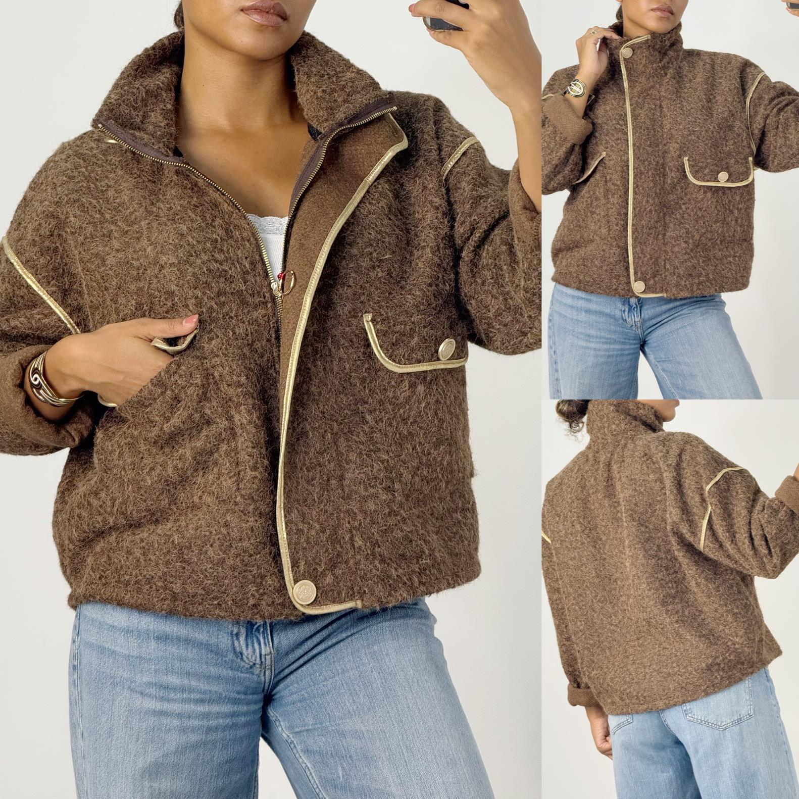 Ala Mode Fashion-DOB;Accessoires;Leather Wear; Young Fashion - Neuss | Artikel-Nr. 9956 | 80%Poly 20%Wolle | Mindestbestellmenge 2 Stück | Kategorie: Jacke | Angebot: Sofortprogramme, Orderware | Adresse: Ala Mode Fashion - Breslauerstr. 8 Raum 113 - 41460 neuss - Tel: 021312091616 - ala-mode@web.de