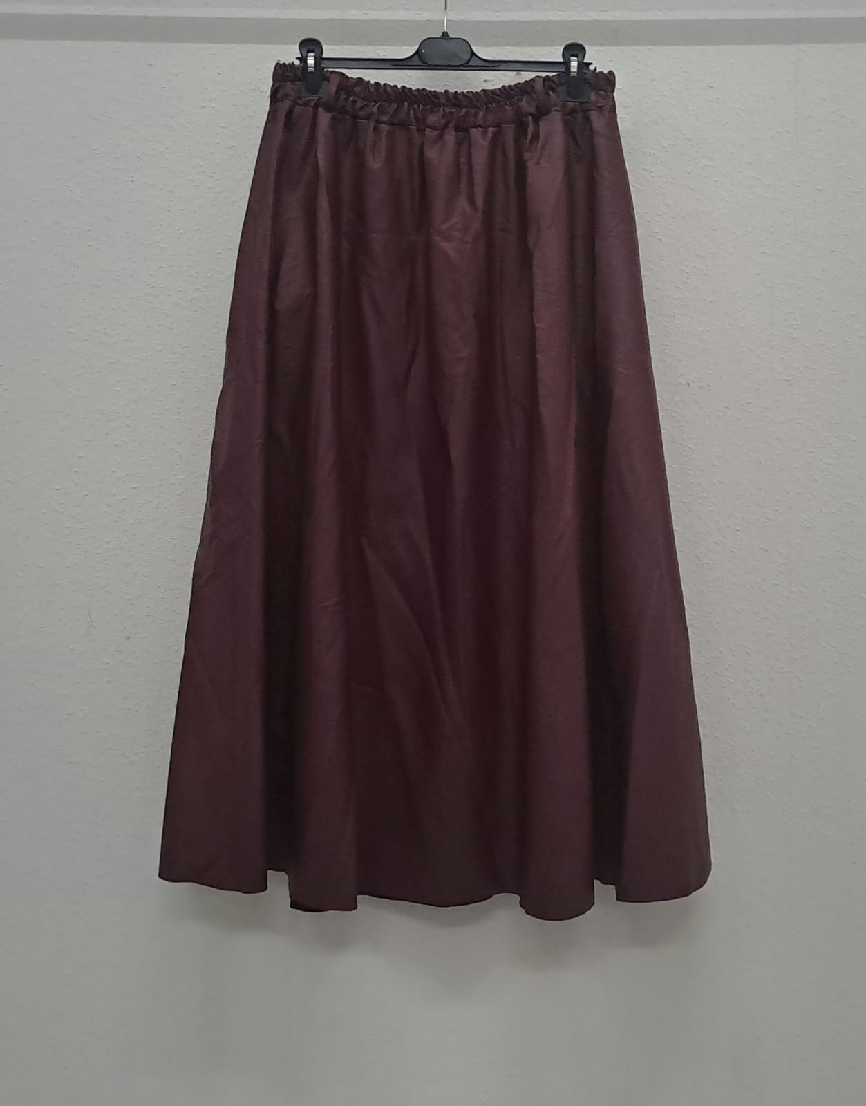 Catchme UG - DOB - Dreieich | Rock Einheitsgröße | Artikel-Nr. GR-26929 | GR-26929 | gedehnt 70Lange 92 | Kategorie: Bekleidung (Ab grose 44) / Hosen | Angebot: Sofortprogramme, Orderware | Adresse: Catchme UG - Otto-Hahn Str. 24 - 63303 Dreieich - Tel: +49 (0)6103 – 39891 10 - grossartig9@gmail.com