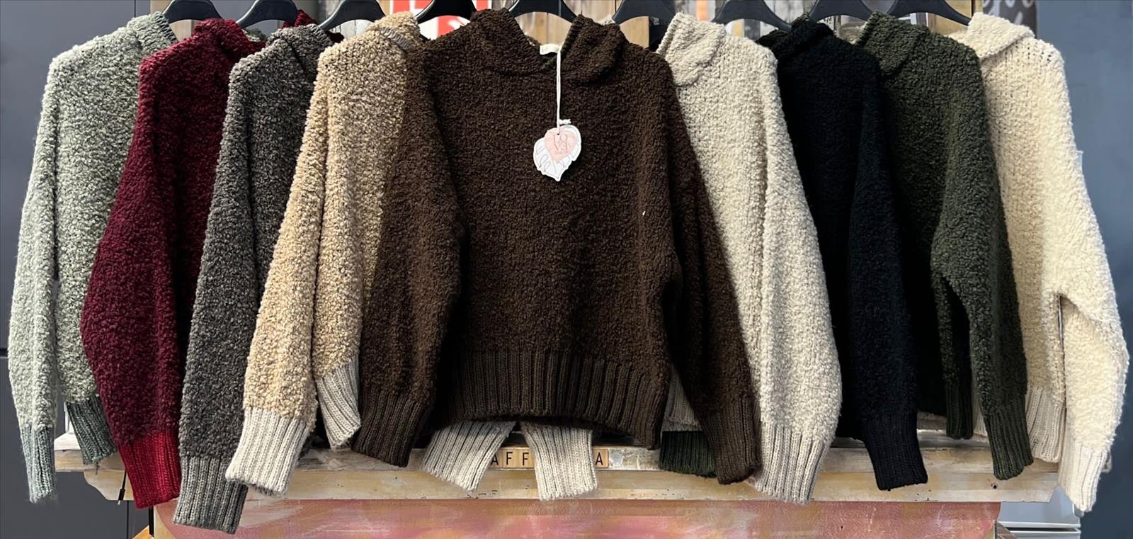 Sarah GmbH - DOB aus Italien | Angebot: Damenbekleidung, Damen Accessoires, Große Größen, Young Fashion, Sofortprogramme, Orderware | Adresse: Sarah GmbH - Otto-Hahn-Straße 1 - 63303 Dreieich - Tel: 061039603444 - sarah-aktuell@t-online.de