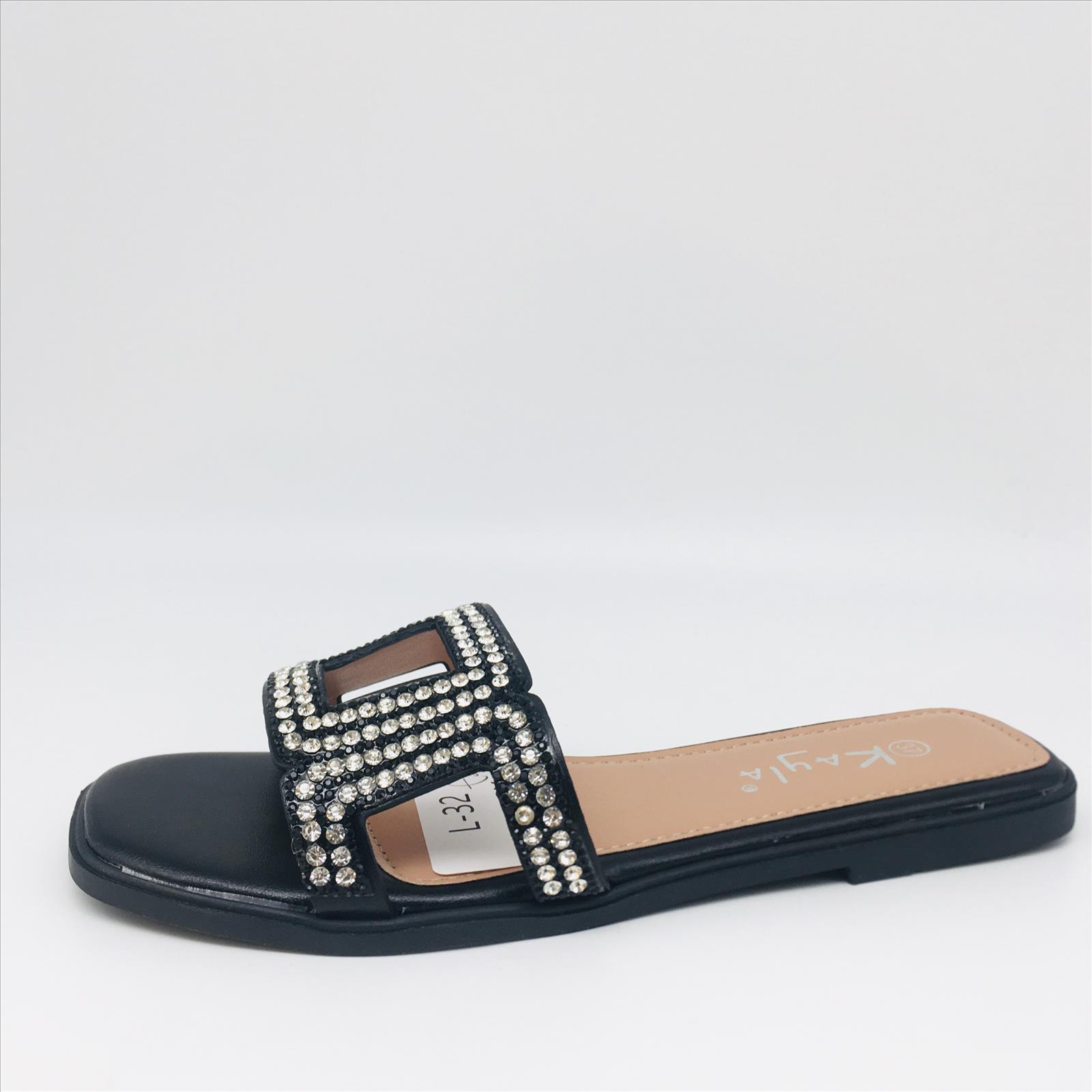 Hier geht's zum Shop von: Kayla GmbH - Schuhgrosshandel | Kategorie: Sandalen | Adresse: Kayla GmbH - de814155035 - Anton-Kux Str. 2 - 41460 Neuss - Tel: 021311332043 - kaylashoes@hotmail.com | Angebot: Damenbekleidung, Herrenbekleidung, Damen Accessoires, Herren Accessoires, Schuhe, Kinder & Teens, Young Fashion, Leather Wear, Sofortprogramme