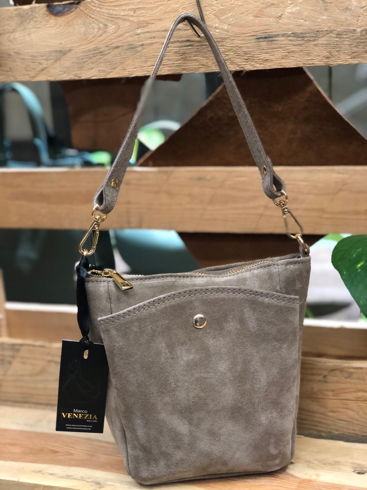 Heinen - Marco Venezia Taschen - Warenhandelsgesellschaft mbH | Kategorie: Damentaschen / Handtasche | Angebot: Damen Accessoires, Herren Accessoires, Leather Wear, Sofortprogramme, Orderware | Adresse: Heinen Warenhandels GmbH - Anton-Kux-Str. 2 - 41460 Neuss - Tel: 02131-3134985 - info@marcovenezia.de
