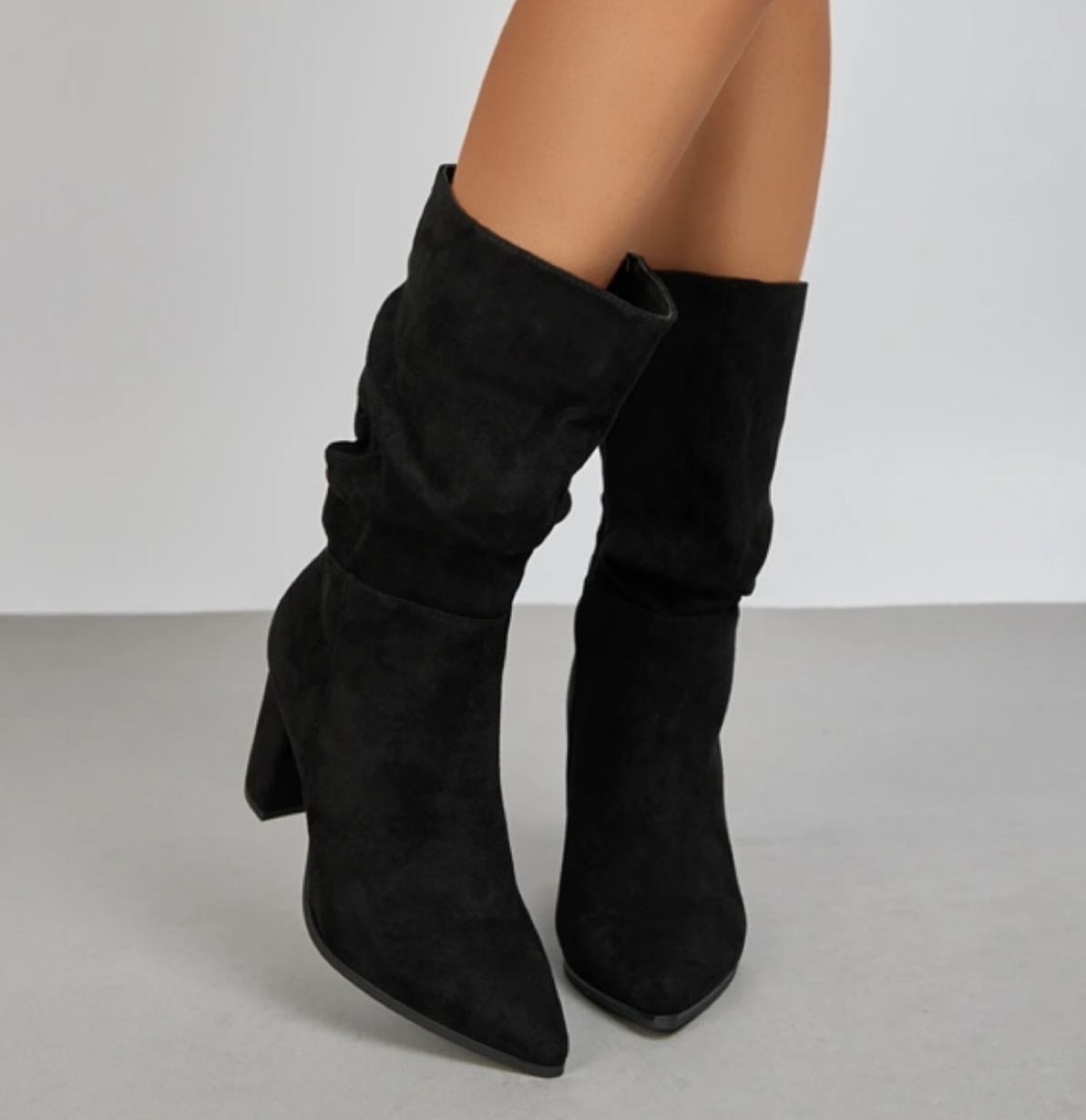 E-Vitale Shoes - BIONDINI Großhandel Wholesale - hochwertige italienische Schuhe direkt ab Fabrik | Artikel-Nr. 5505 | Stiefel (LOT) 6 Stk | Kategorie: Damenschuhe / Stiefel (LOT) | Angebot: Damenbekleidung, Damen Accessoires, Herren Accessoires, Schuhe, Young Fashion, Leather Wear, Sofortprogramme, Orderware | Adresse: E-VITALE SHOES - Raum 114 - Breslauer Str. 8 - 41460 Neuss - Tel: 02131/3868532 - service@evitale-shoes.eu