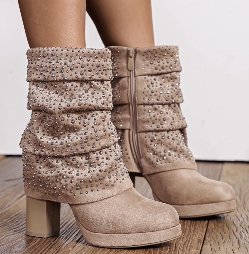 E-Vitale Shoes - BIONDINI Großhandel Wholesale - hochwertige italienische Schuhe direkt ab Fabrik | Artikel-Nr. R662 | Stiefel (LOT) 12 Stk | Kategorie: Damenschuhe / Stiefeletten (LOT) | Angebot: Damenbekleidung, Damen Accessoires, Herren Accessoires, Schuhe, Young Fashion, Leather Wear, Sofortprogramme, Orderware | Adresse: E-VITALE SHOES - Raum 114 - Breslauer Str. 8 - 41460 Neuss - Tel: 02131/3868532 - service@evitale-shoes.eu