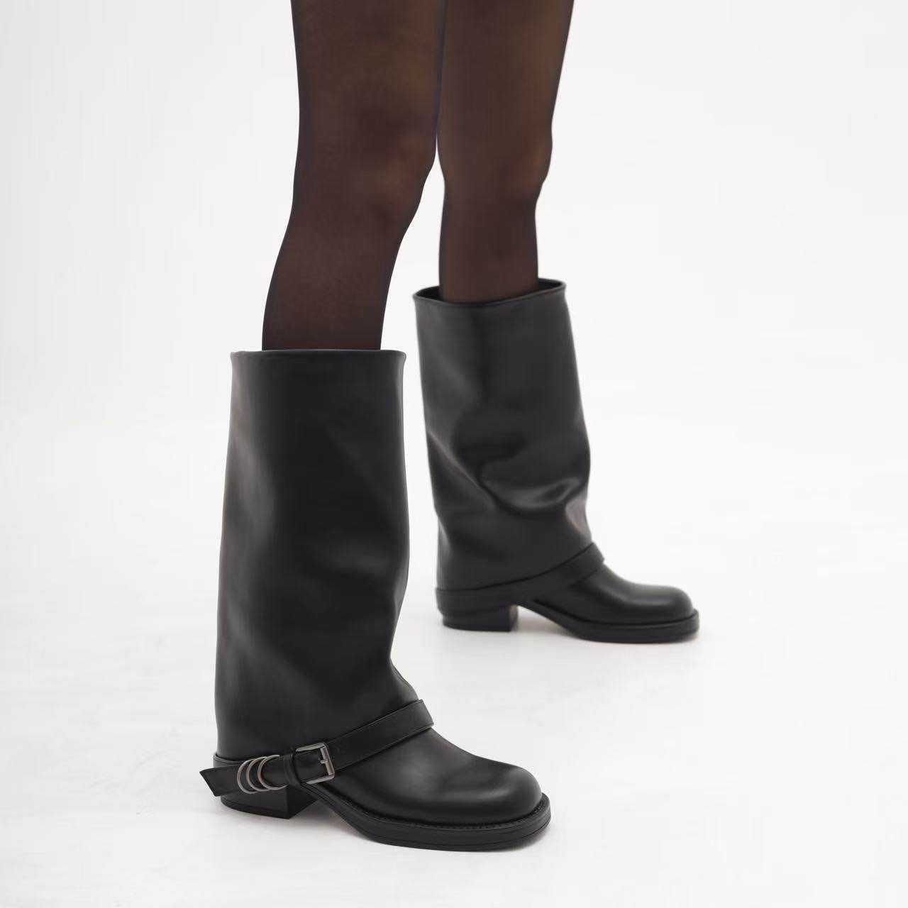 E-Vitale Shoes - BIONDINI Großhandel Wholesale - hochwertige italienische Schuhe direkt ab Fabrik | Kategorie: Damenschuhe / Stiefel (LOT) | Angebot: Damenbekleidung, Damen Accessoires, Herren Accessoires, Schuhe, Young Fashion, Leather Wear, Sofortprogramme, Orderware | Adresse: E-VITALE SHOES - Raum 114 - Breslauer Str. 8 - 41460 Neuss - Tel: 02131/3868532 - service@evitale-shoes.eu