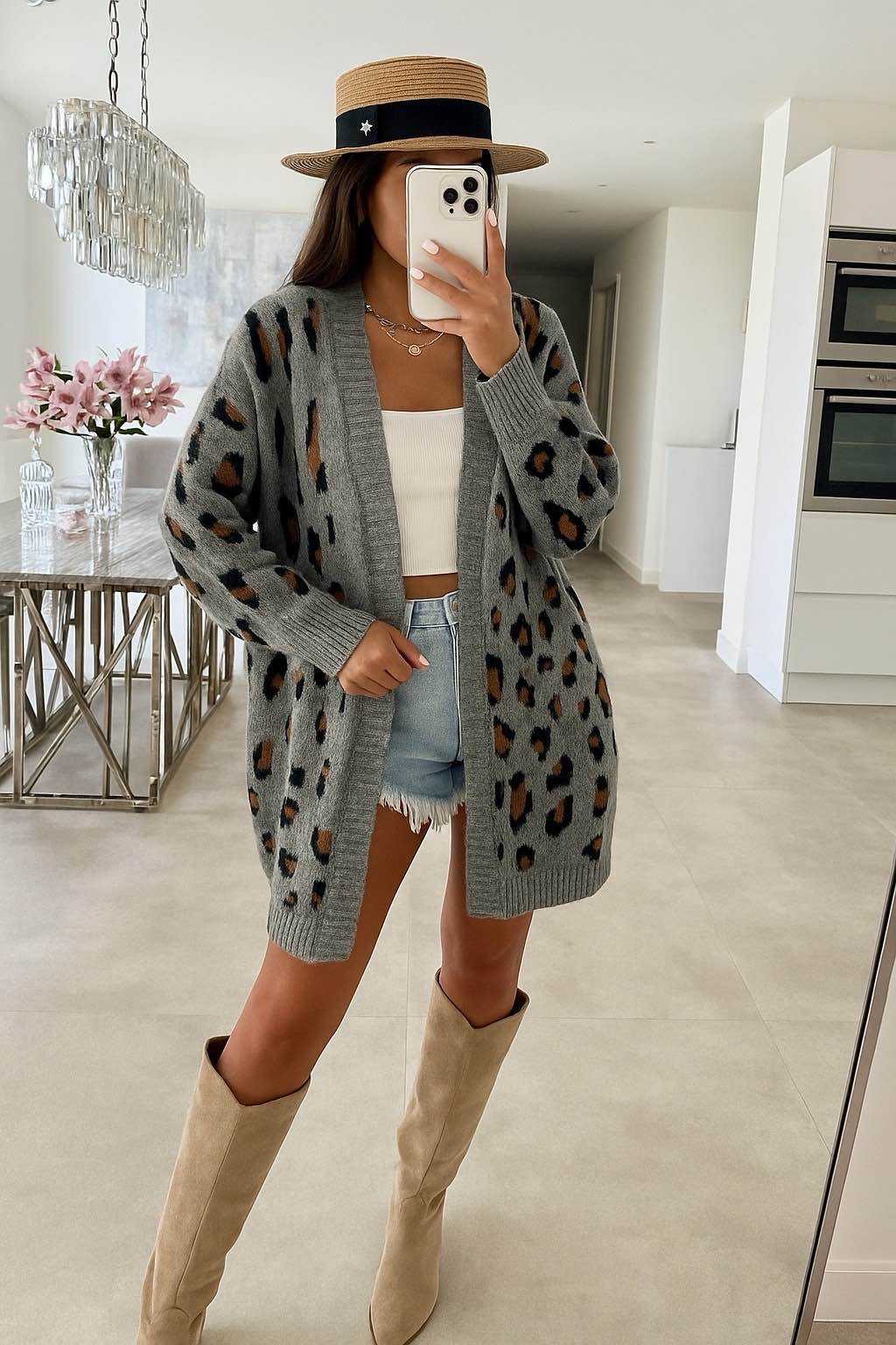 Ala Mode Fashion-DOB;Accessoires;Leather Wear; Young Fashion - Neuss | Kategorie: Strickjacke | Angebot: Sofortprogramme, Orderware | Adresse: Ala Mode Fashion - Breslauerstr. 8 Raum 113 - 41460 neuss - Tel: 021312091616 - ala-mode@web.de