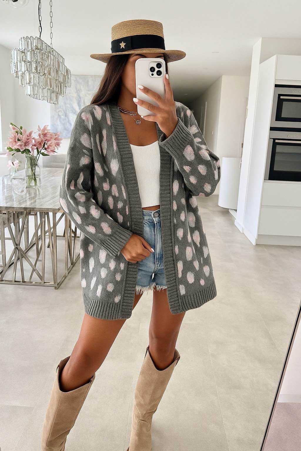 Ala Mode Fashion-DOB;Accessoires;Leather Wear; Young Fashion - Neuss | Kategorie: Strickjacke | Angebot: Sofortprogramme, Orderware | Adresse: Ala Mode Fashion - Breslauerstr. 8 Raum 113 - 41460 neuss - Tel: 021312091616 - ala-mode@web.de