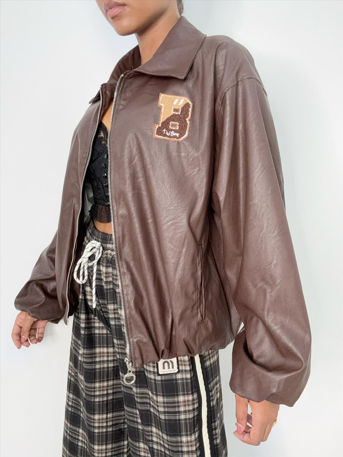 Ala Mode Fashion-DOB;Accessoires;Leather Wear; Young Fashion - Neuss | Kategorie: Jacke | Angebot: Sofortprogramme, Orderware | Adresse: Ala Mode Fashion - Breslauerstr. 8 Raum 113 - 41460 neuss - Tel: 021312091616 - ala-mode@web.de