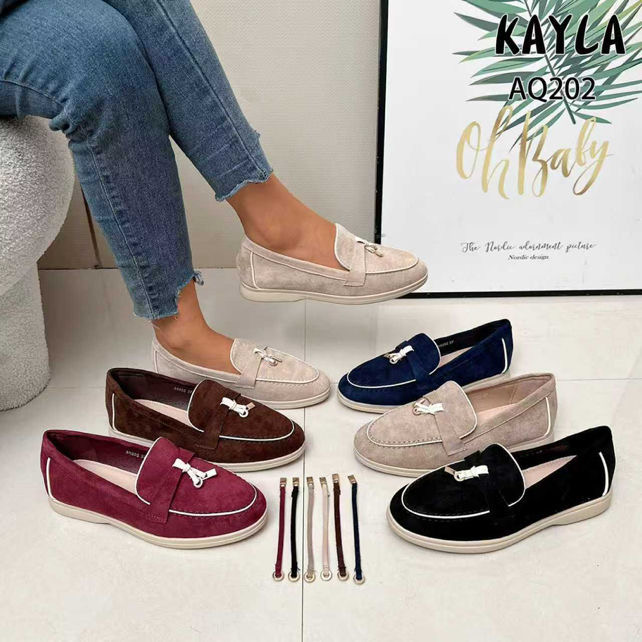 Kayla GmbH - Schuhgrosshandel | Kategorie: Stiefel | Angebot: Damenbekleidung, Herrenbekleidung, Damen Accessoires, Herren Accessoires, Schuhe, Kinder & Teens, Young Fashion, Leather Wear, Sofortprogramme | Adresse: Kayla GmbH - de814155035 - Anton-Kux Str. 2 - 41460 Neuss - Tel: 021311332043 - kaylashoes@hotmail.com