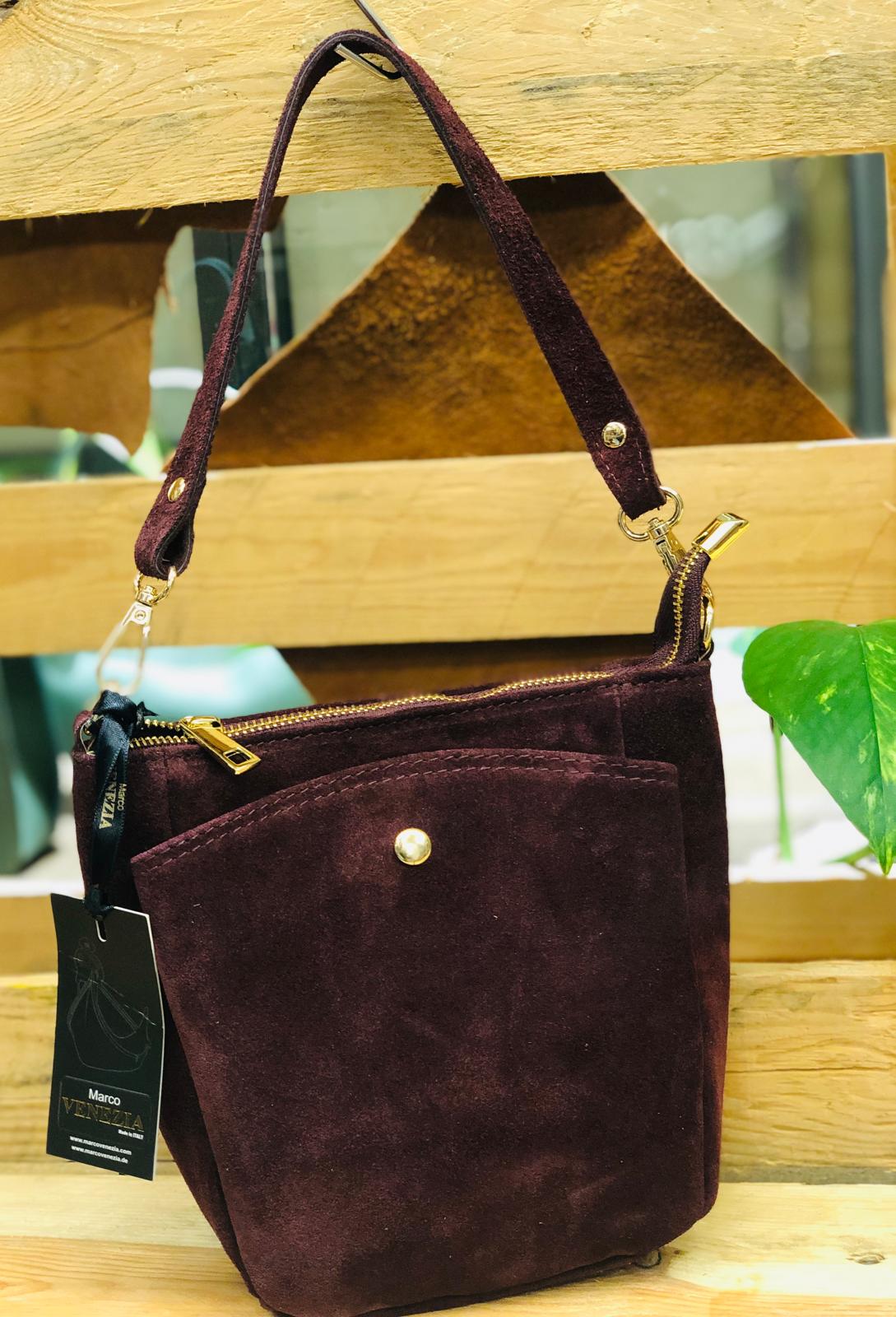 Heinen - Marco Venezia Taschen - Warenhandelsgesellschaft mbH | Kategorie: Damentaschen / Handtasche | Angebot: Damen Accessoires, Herren Accessoires, Leather Wear, Sofortprogramme, Orderware | Adresse: Heinen Warenhandels GmbH - Anton-Kux-Str. 2 - 41460 Neuss - Tel: 02131-3134985 - info@marcovenezia.de