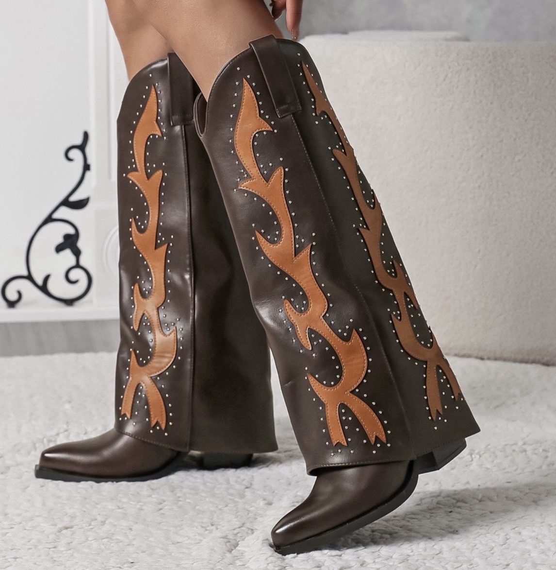 E-Vitale Shoes - BIONDINI Großhandel Wholesale - hochwertige italienische Schuhe direkt ab Fabrik | Kategorie: Damenschuhe / Stiefel (LOT) | Angebot: Damenbekleidung, Damen Accessoires, Herren Accessoires, Schuhe, Young Fashion, Leather Wear, Sofortprogramme, Orderware | Adresse: E-VITALE SHOES - Raum 114 - Breslauer Str. 8 - 41460 Neuss - Tel: 02131/3868532 - service@evitale-shoes.eu