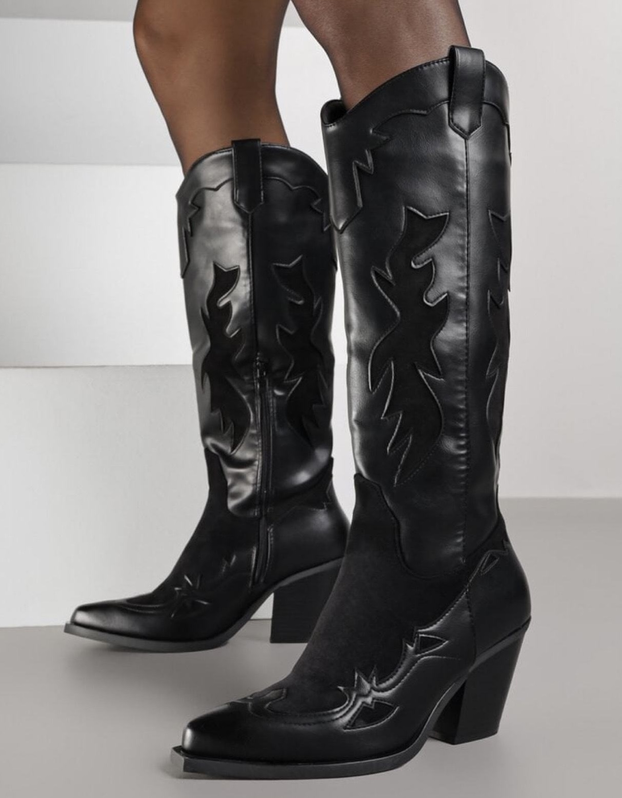 E-Vitale Shoes - BIONDINI Großhandel Wholesale - hochwertige italienische Schuhe direkt ab Fabrik | Kategorie: Damenschuhe / Stiefel (LOT) | Angebot: Damenbekleidung, Damen Accessoires, Herren Accessoires, Schuhe, Young Fashion, Leather Wear, Sofortprogramme, Orderware | Adresse: E-VITALE SHOES - Raum 114 - Breslauer Str. 8 - 41460 Neuss - Tel: 02131/3868532 - service@evitale-shoes.eu