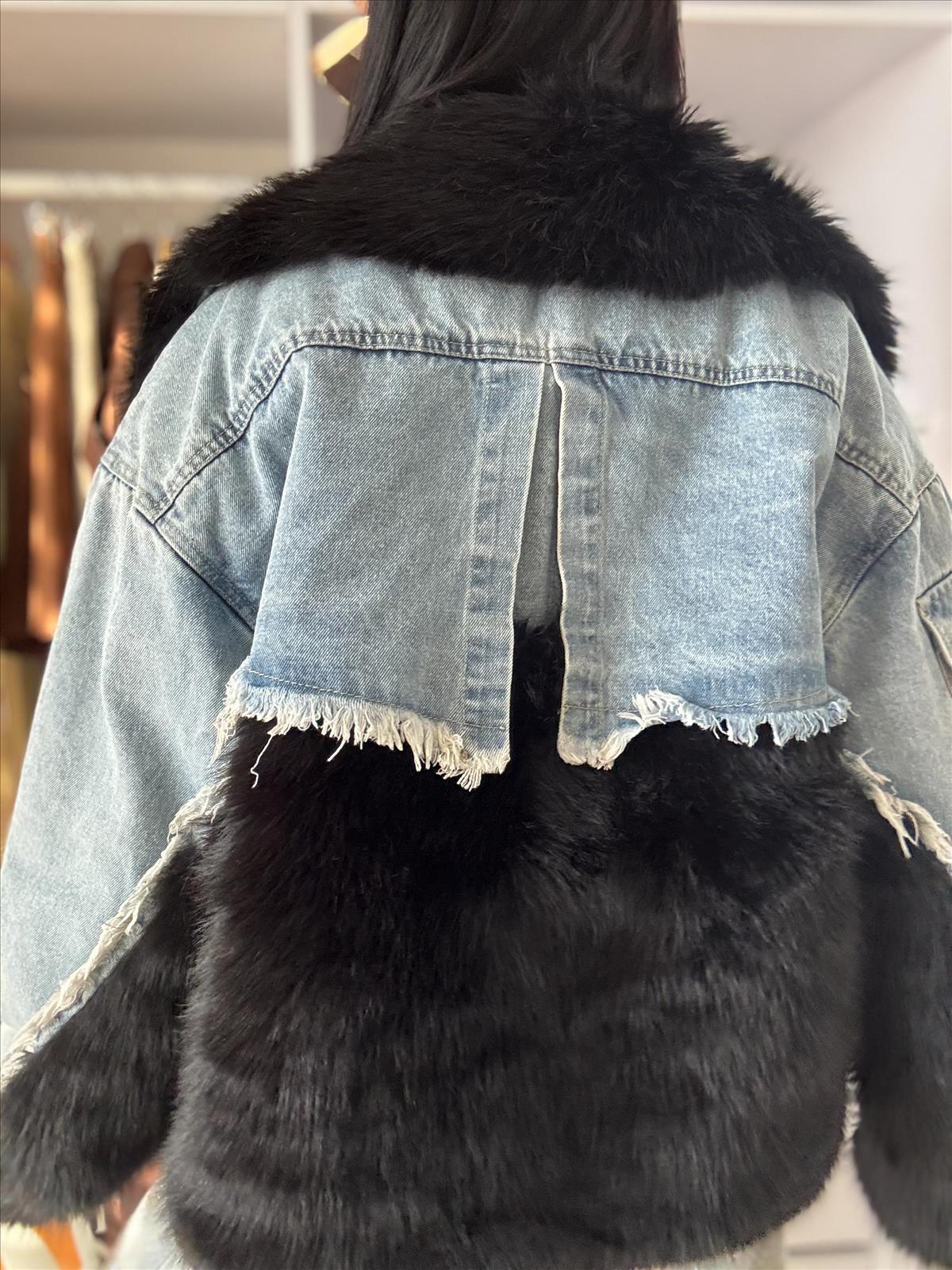 Hier geht's zum Shop von: efashion s.r.o. - DOB;Accesoires;Schuhe;Young Fashion - Medvedov | Kategorie: Women´s clothes / Coats | Adresse: efashion s.r.o. - Medvedov 248 - 93007 Medvedov - Tel: 00421915306623 - egrikolocsicsjudit@gmail.com | Angebot: Sofortprogramme, Orderware