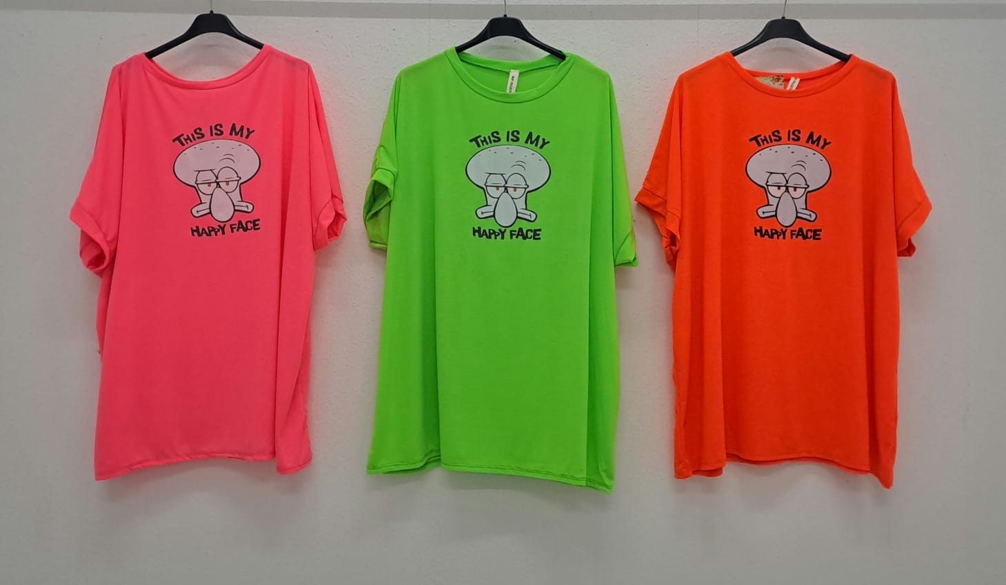 Hier geht's zum Shop von: Catchme UG - DOB - Dreieich | T-Shirts Einheitsgröße | Artikel-Nr. GR-24857 | GR-24857 | Brustweite 80Lange 80 | Kategorie: Bekleidung (Ab grose 44) / T-Shirts | Adresse: Catchme UG - Otto-Hahn Str. 24 - 63303 Dreieich - Tel: +49 (0)6103 – 39891 10 - grossartig9@gmail.com | Angebot: Sofortprogramme, Orderware