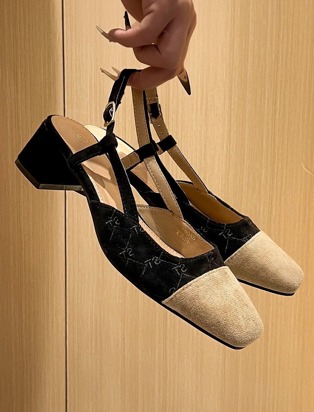 Hier geht's zum Shop von: Lujah Shoes (Schuhgrosshandel) | Artikel-Nr. 88091 | Sneakers/GOW | Kategorie: Pumps | Adresse: Lujah Shoes - Doesburgstraat 5 - 5651BD Eindhoven - Tel: 0031642235368 - lujah-schuh@hotmail.com | Angebot: Schuhe, Große Größen, Kinder & Teens, Young Fashion, Leather Wear