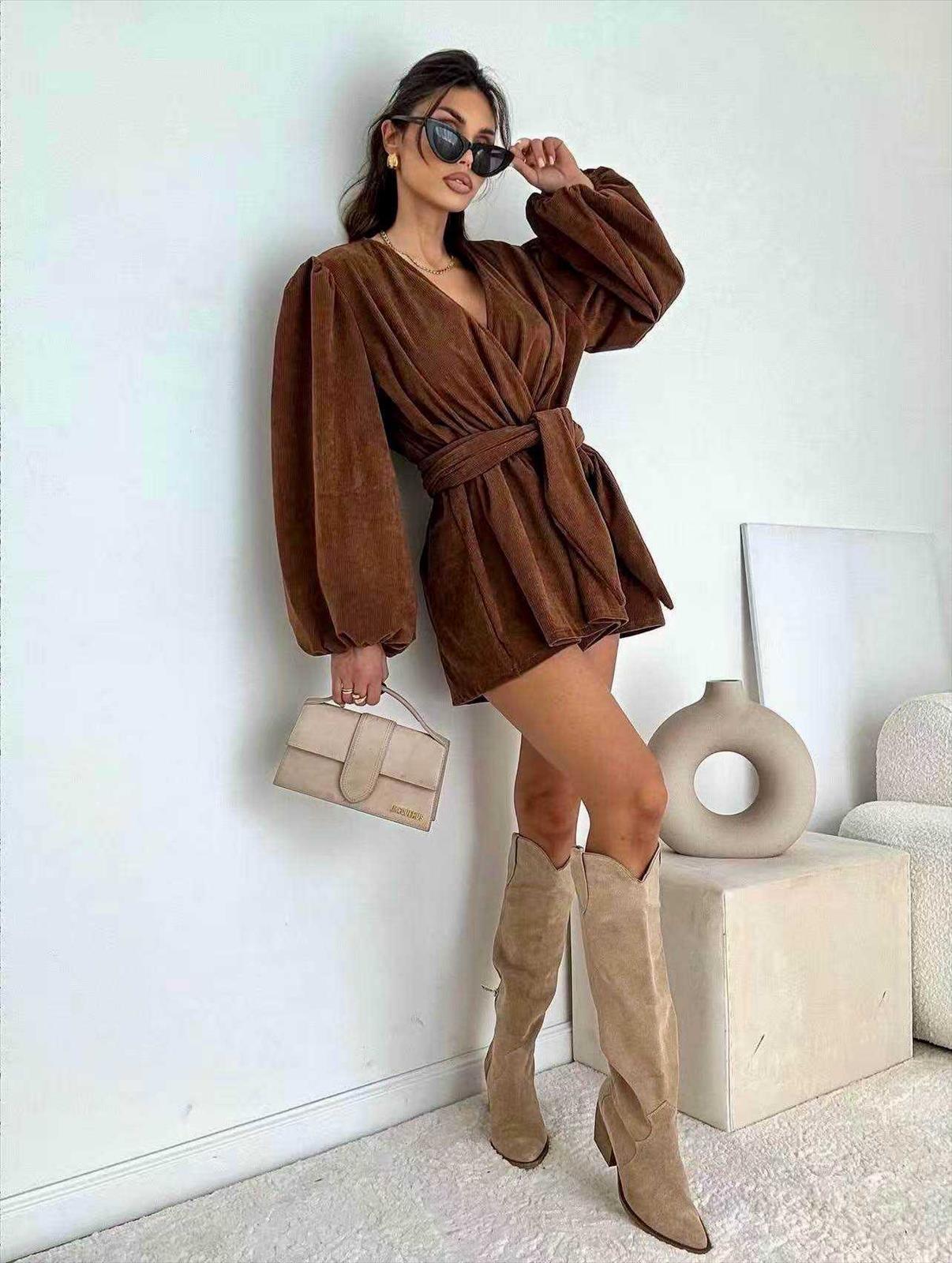 Ala Mode Fashion-DOB;Accessoires;Leather Wear; Young Fashion - Neuss | Kategorie: Kleider | Angebot: Sofortprogramme, Orderware | Adresse: Ala Mode Fashion - Breslauerstr. 8 Raum 113 - 41460 neuss - Tel: 021312091616 - ala-mode@web.de