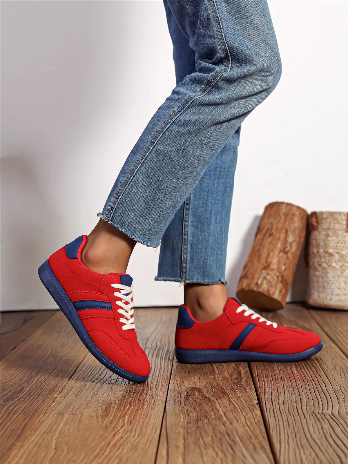 Ala Mode Fashion-DOB;Accessoires;Leather Wear; Young Fashion - Neuss | Kategorie: Schuhe / Sneakers (Lot) | Angebot: Sofortprogramme, Orderware | Adresse: Ala Mode Fashion - Breslauerstr. 8 Raum 113 - 41460 neuss - Tel: 021312091616 - ala-mode@web.de
