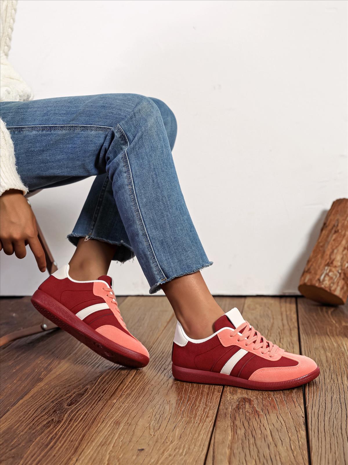 Ala Mode Fashion-DOB;Accessoires;Leather Wear; Young Fashion - Neuss | Kategorie: Schuhe / Sneakers (Lot) | Angebot: Sofortprogramme, Orderware | Adresse: Ala Mode Fashion - Breslauerstr. 8 Raum 113 - 41460 neuss - Tel: 021312091616 - ala-mode@web.de