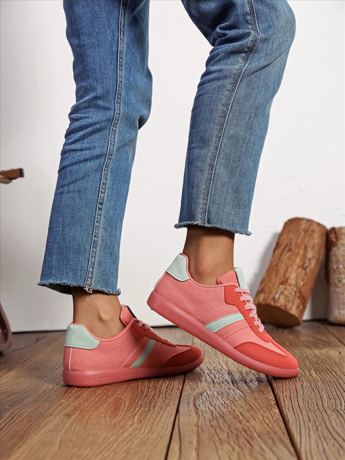 Ala Mode Fashion-DOB;Accessoires;Leather Wear; Young Fashion - Neuss | Kategorie: Schuhe / Sneakers (Lot) | Angebot: Sofortprogramme, Orderware | Adresse: Ala Mode Fashion - Breslauerstr. 8 Raum 113 - 41460 neuss - Tel: 021312091616 - ala-mode@web.de