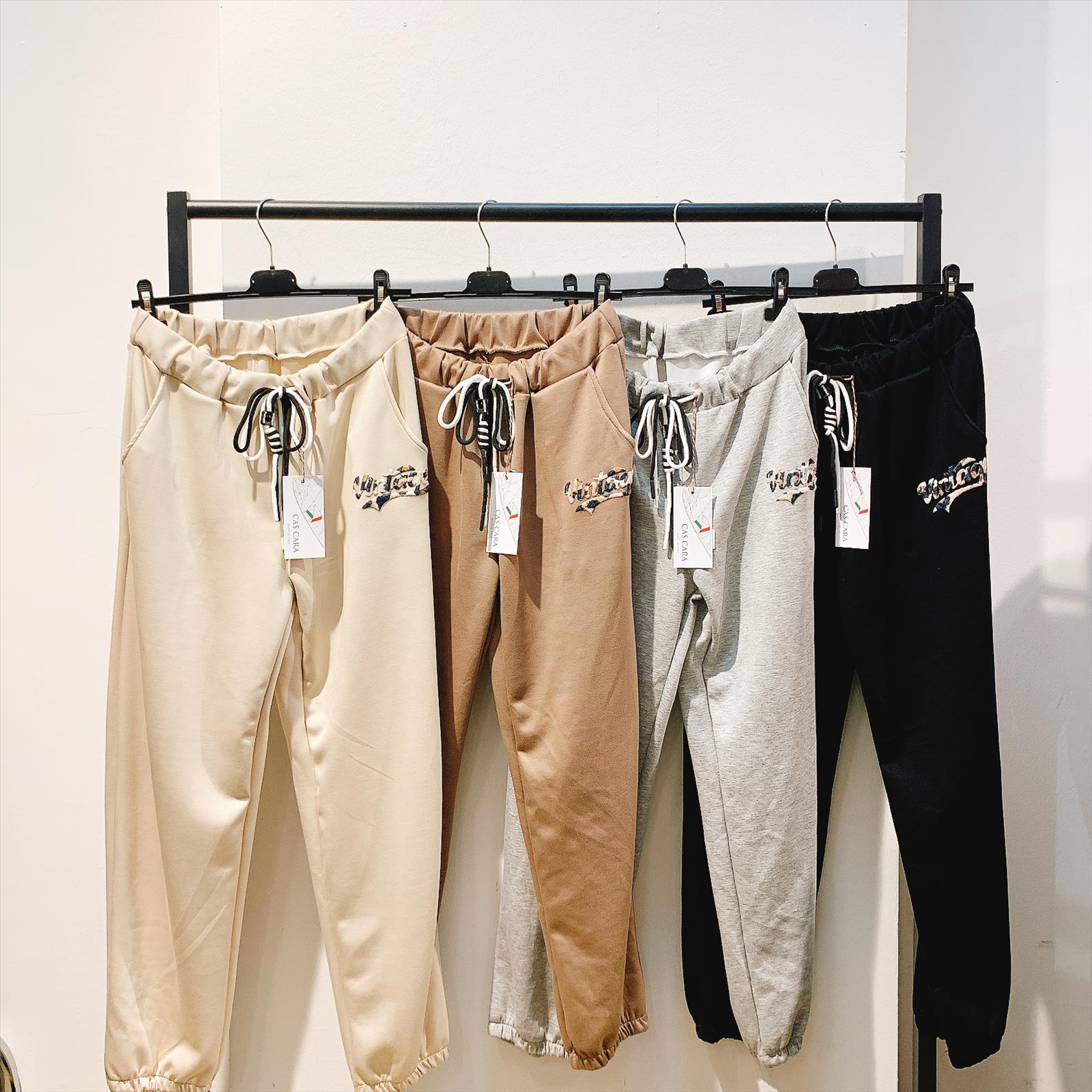 CAS CARA by Cherry´s GmbH - Damenbekleidung Pronto Moda | Artikel-Nr. Z-70243 | HOSE | 55% VISKOS40% POLYESTER5% ELASTOMER | Kategorie: HOSEN | Angebot: Damenbekleidung, Young Fashion, Sofortprogramme, Orderware | Adresse: Cherry´s GmbH - Breslauer Str. 1 - 41460 Neuss - Tel: 021313843120 - cherrysgmbh@gmail.com