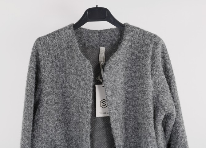Hier geht's zum Shop von: olluni fashion GmbH - DOB-HAHA-Accessoires-Schuhe-Young-Fashion-Leder-Große Größen - Hamburg | Kategorie: Jacke | Adresse: olluni fashion GmbH - Modering 5, Haus D, 5 Etage - 22457 Hamburg - Tel: 040 55598886 - info@olluni.de | Angebot: Damenbekleidung, Damen Accessoires, Große Größen, Young Fashion, Leather Wear, Sofortprogramme, Orderware