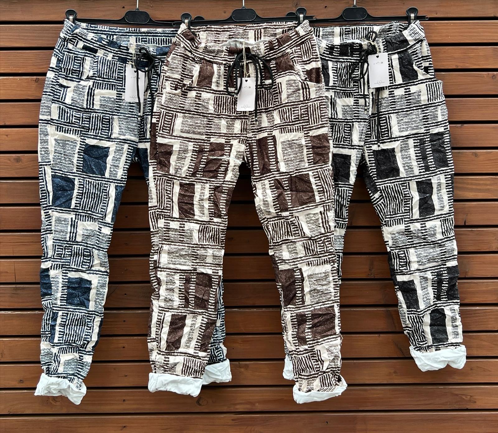 Sarah GmbH - DOB aus Italien | Hose | Artikel-Nr. 752 | Angebot: Damenbekleidung, Damen Accessoires, Große Größen, Young Fashion, Sofortprogramme, Orderware | Adresse: Sarah GmbH - Otto-Hahn-Straße 1 - 63303 Dreieich - Tel: 061039603444 - sarah-aktuell@t-online.de