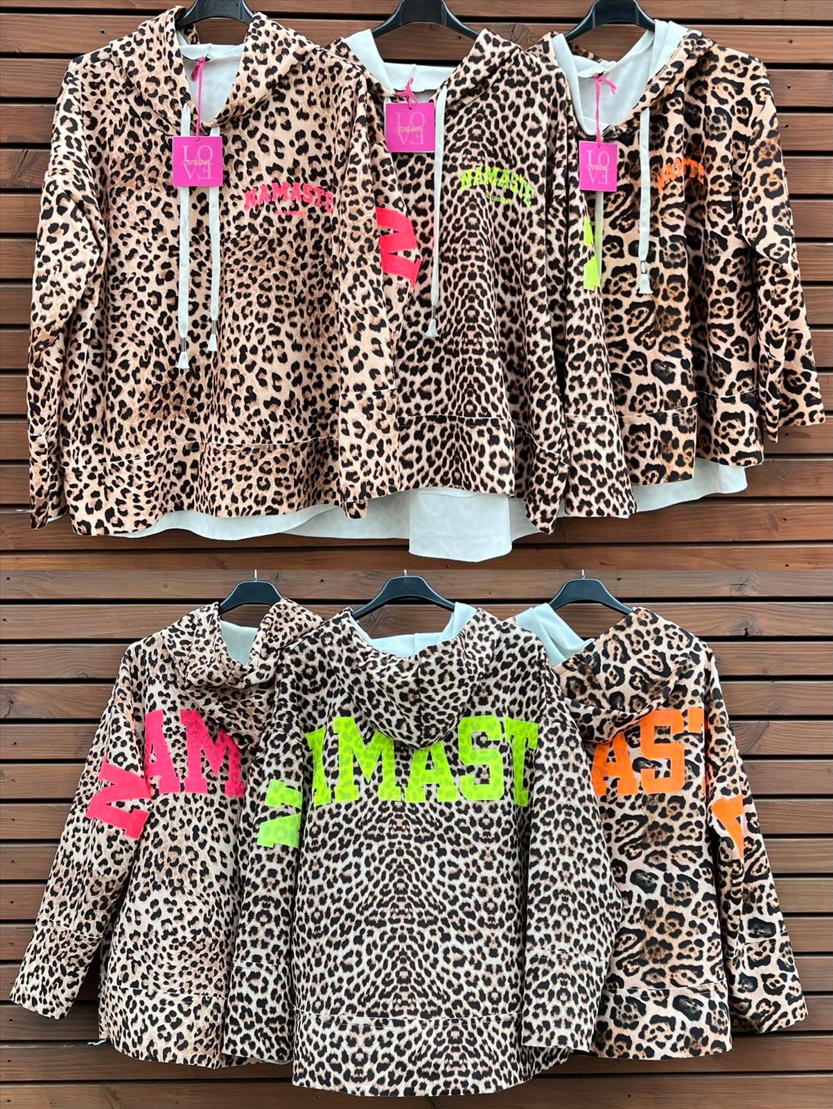 Sarah GmbH - DOB aus Italien | Hoodie | Artikel-Nr. 780 | Angebot: Damenbekleidung, Damen Accessoires, Große Größen, Young Fashion, Sofortprogramme, Orderware | Adresse: Sarah GmbH - Otto-Hahn-Straße 1 - 63303 Dreieich - Tel: 061039603444 - sarah-aktuell@t-online.de