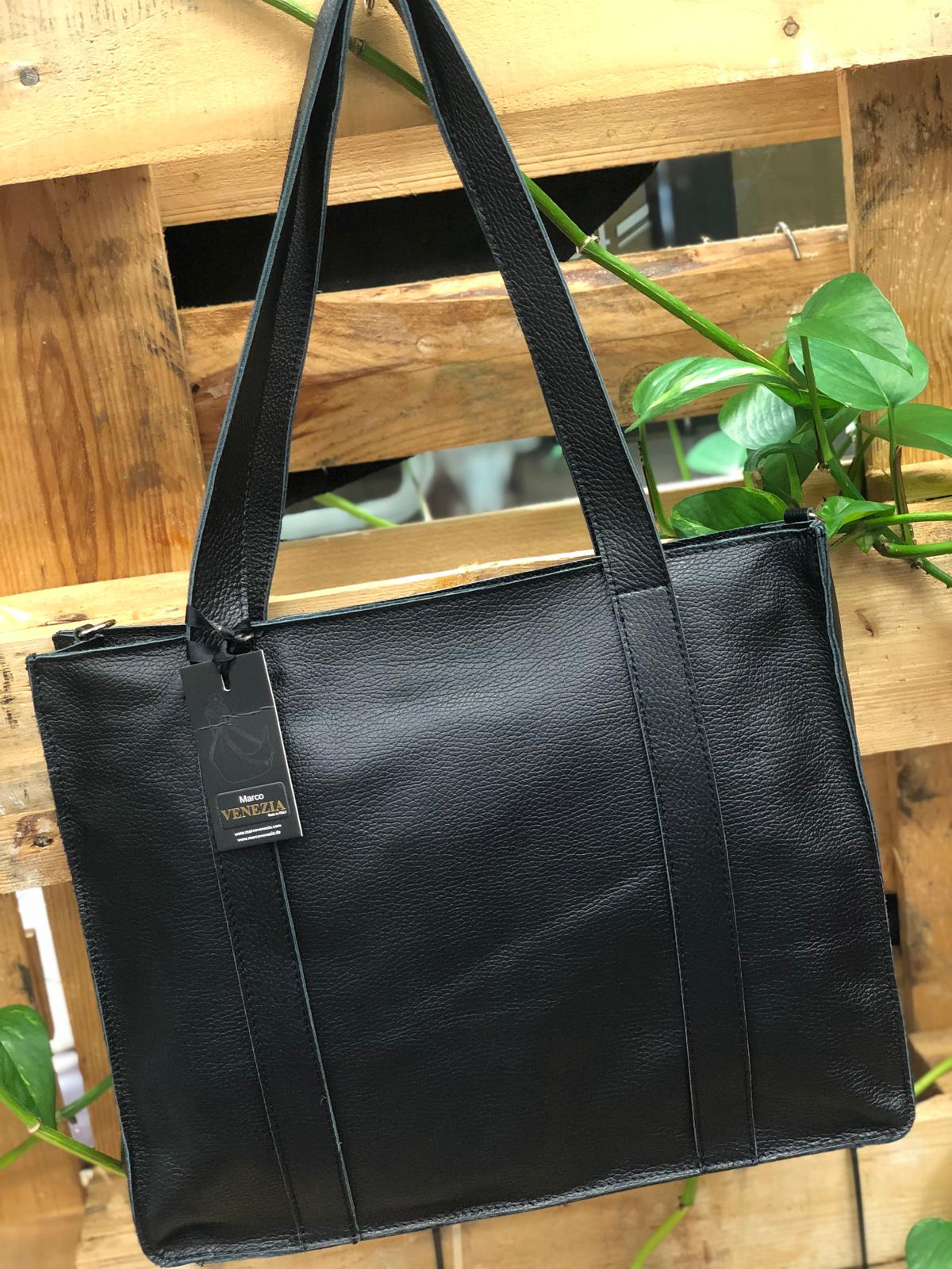 Heinen - Marco Venezia Taschen - Warenhandelsgesellschaft mbH | Modische Schultertasche Made in Italy | Artikel-Nr. COSIMO | Schultertasche | Kategorie: Damentaschen / Business-Tasche | Angebot: Damen Accessoires, Herren Accessoires, Leather Wear, Sofortprogramme, Orderware | Adresse: Heinen Warenhandels GmbH - Anton-Kux-Str. 2 - 41460 Neuss - Tel: 02131-3134985 - info@marcovenezia.de