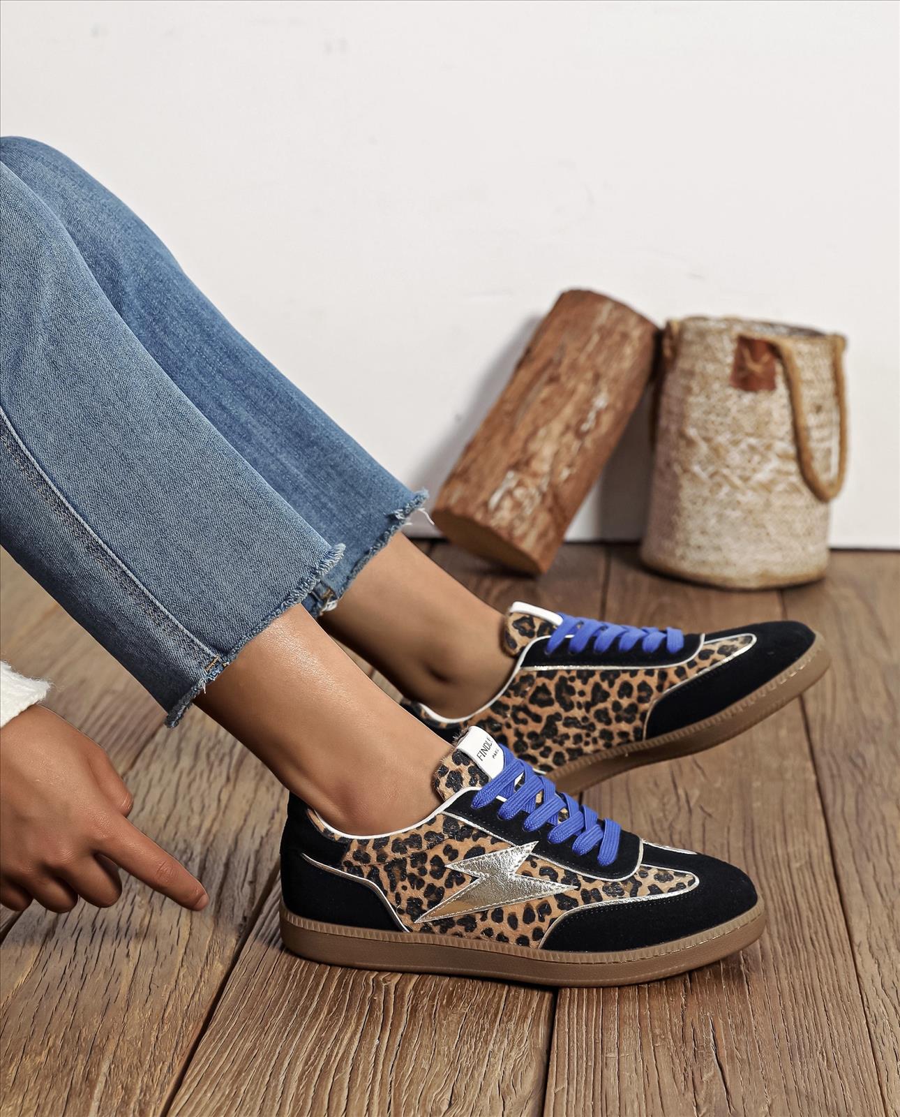 Ala Mode Fashion-DOB;Accessoires;Leather Wear; Young Fashion - Neuss | Artikel-Nr. FY1089 | Sneakers (Lot) | 1x36 2x37 3x38 3x39 2x40 1x41 | Kategorie: Schuhe / Sneakers (Lot) | Angebot: Sofortprogramme, Orderware | Adresse: Ala Mode Fashion - Breslauerstr. 8 Raum 113 - 41460 neuss - Tel: 021312091616 - ala-mode@web.de