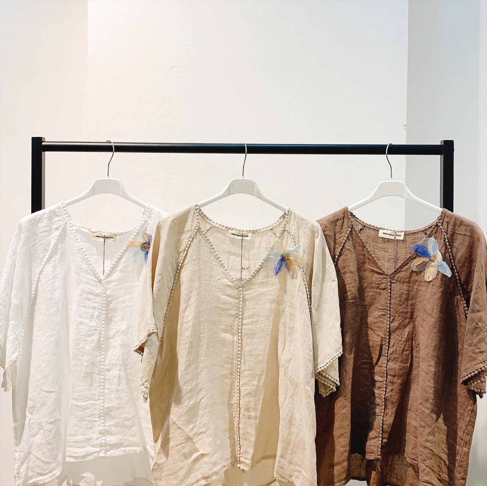 CAS CARA by Cherry´s GmbH - Damenbekleidung Pronto Moda | Artikel-Nr. LY-9726 | TOP | 100% LEINEN | Kategorie: LEINEN/LINO | Angebot: Damenbekleidung, Young Fashion, Sofortprogramme, Orderware | Adresse: Cherry´s GmbH - Breslauer Str. 1 - 41460 Neuss - Tel: 021313843120 - cherrysgmbh@gmail.com
