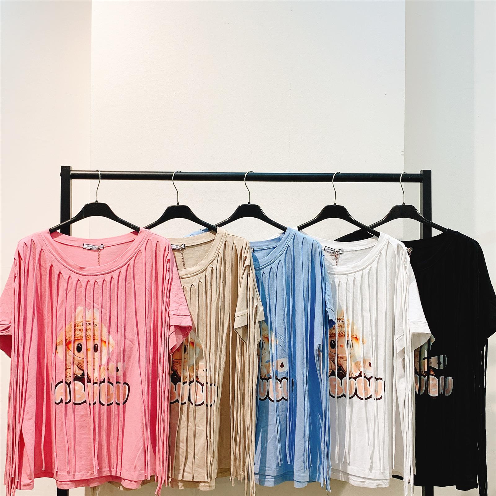 CAS CARA by Cherry´s GmbH - Damenbekleidung Pronto Moda | Artikel-Nr. SF-252356 | TOP | 95% BAUMWOLLE5% ELASTOMER | Kategorie: TOPS & T-SHIRTS | Angebot: Damenbekleidung, Young Fashion, Sofortprogramme, Orderware | Adresse: Cherry´s GmbH - Breslauer Str. 1 - 41460 Neuss - Tel: 021313843120 - cherrysgmbh@gmail.com