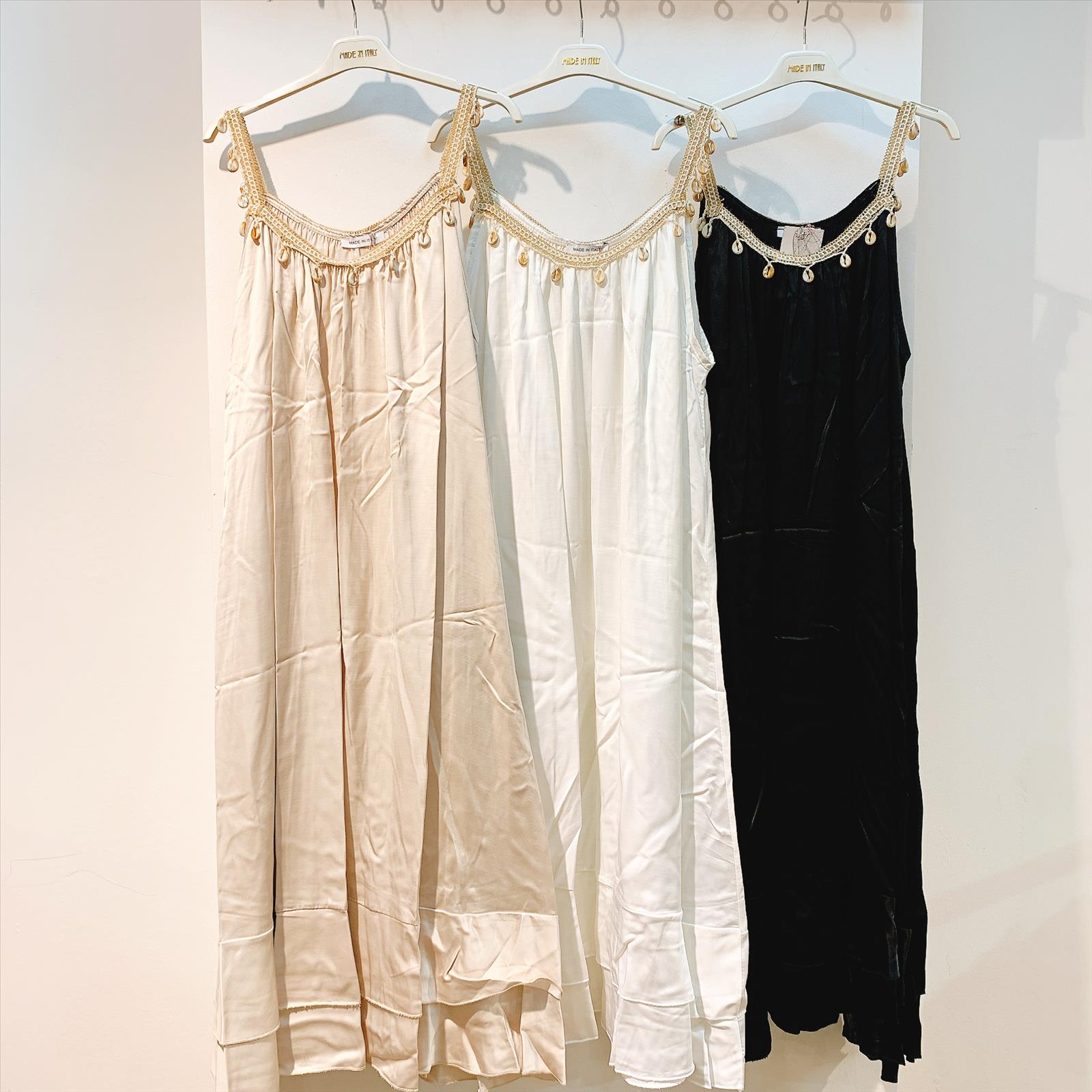 CAS CARA by Cherry´s GmbH - Damenbekleidung Pronto Moda | Artikel-Nr. CR-75057 | KLEID | 100% VISKOS | Kategorie: TUNIKEN & KLEIDER | Angebot: Damenbekleidung, Young Fashion, Sofortprogramme, Orderware | Adresse: Cherry´s GmbH - Breslauer Str. 1 - 41460 Neuss - Tel: 021313843120 - cherrysgmbh@gmail.com