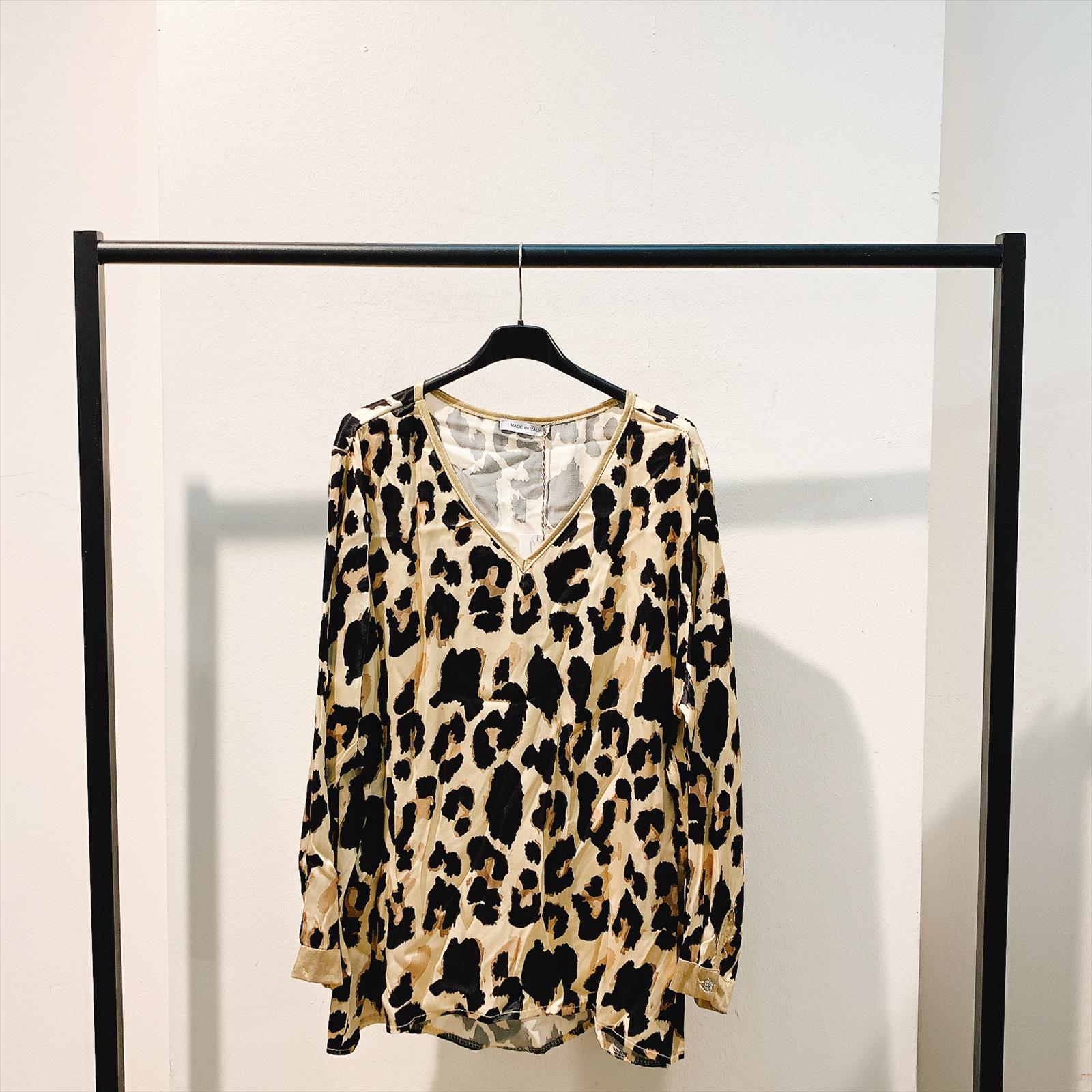 CAS CARA by Cherry´s GmbH - Damenbekleidung Pronto Moda | Artikel-Nr. CR-75131-1 | TOP | 100% VISKOS | Kategorie: TOPS & T-SHIRTS | Angebot: Damenbekleidung, Young Fashion, Sofortprogramme, Orderware | Adresse: Cherry´s GmbH - Breslauer Str. 1 - 41460 Neuss - Tel: 021313843120 - cherrysgmbh@gmail.com