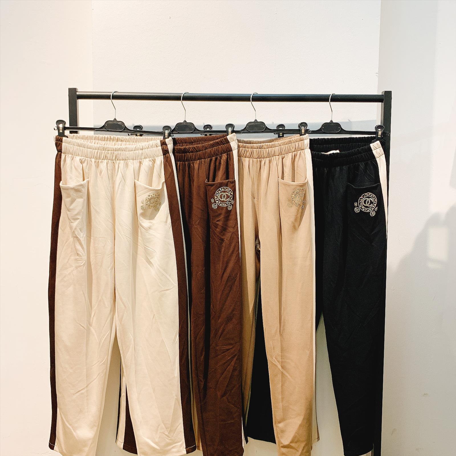 CAS CARA by Cherry´s GmbH - Damenbekleidung Pronto Moda | Artikel-Nr. LY-6360 | HOSE | 60% VISKOS30% POLYESTER10% ELASTOMER | Kategorie: HOSEN | Angebot: Damenbekleidung, Young Fashion, Sofortprogramme, Orderware | Adresse: Cherry´s GmbH - Breslauer Str. 1 - 41460 Neuss - Tel: 021313843120 - cherrysgmbh@gmail.com