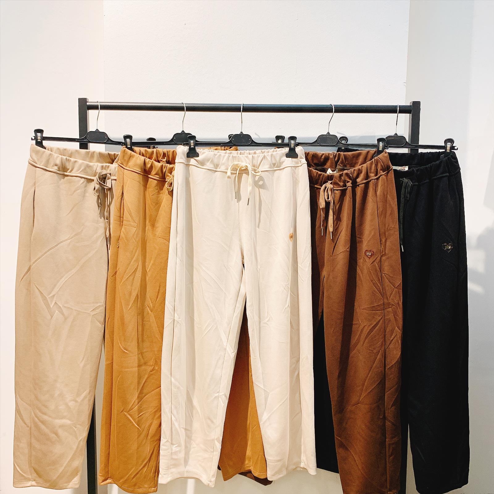 CAS CARA by Cherry´s GmbH - Damenbekleidung Pronto Moda | Artikel-Nr. LY-6350 | HOSE | 60% VISKOS30% POLYESTER10% ELASTOMER | Kategorie: HOSEN | Angebot: Damenbekleidung, Young Fashion, Sofortprogramme, Orderware | Adresse: Cherry´s GmbH - Breslauer Str. 1 - 41460 Neuss - Tel: 021313843120 - cherrysgmbh@gmail.com