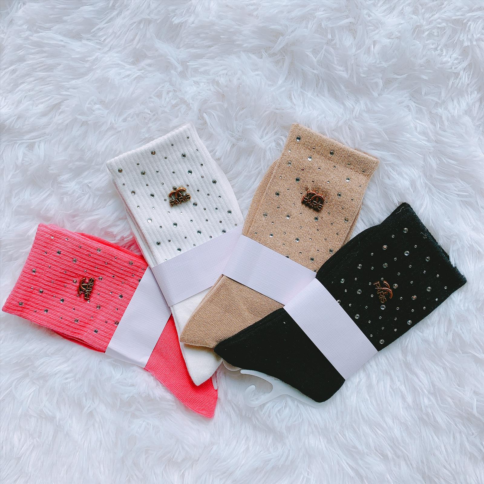 CAS CARA by Cherry´s GmbH - Damenbekleidung Pronto Moda | Artikel-Nr. WZ-90-1 | SOCKEN | 65% COTTON30% POLYESTER5% ELASTOMER | Kategorie: ACCESSOIRES / SOCKEN | Angebot: Damenbekleidung, Young Fashion, Sofortprogramme, Orderware | Adresse: Cherry´s GmbH - Breslauer Str. 1 - 41460 Neuss - Tel: 021313843120 - cherrysgmbh@gmail.com