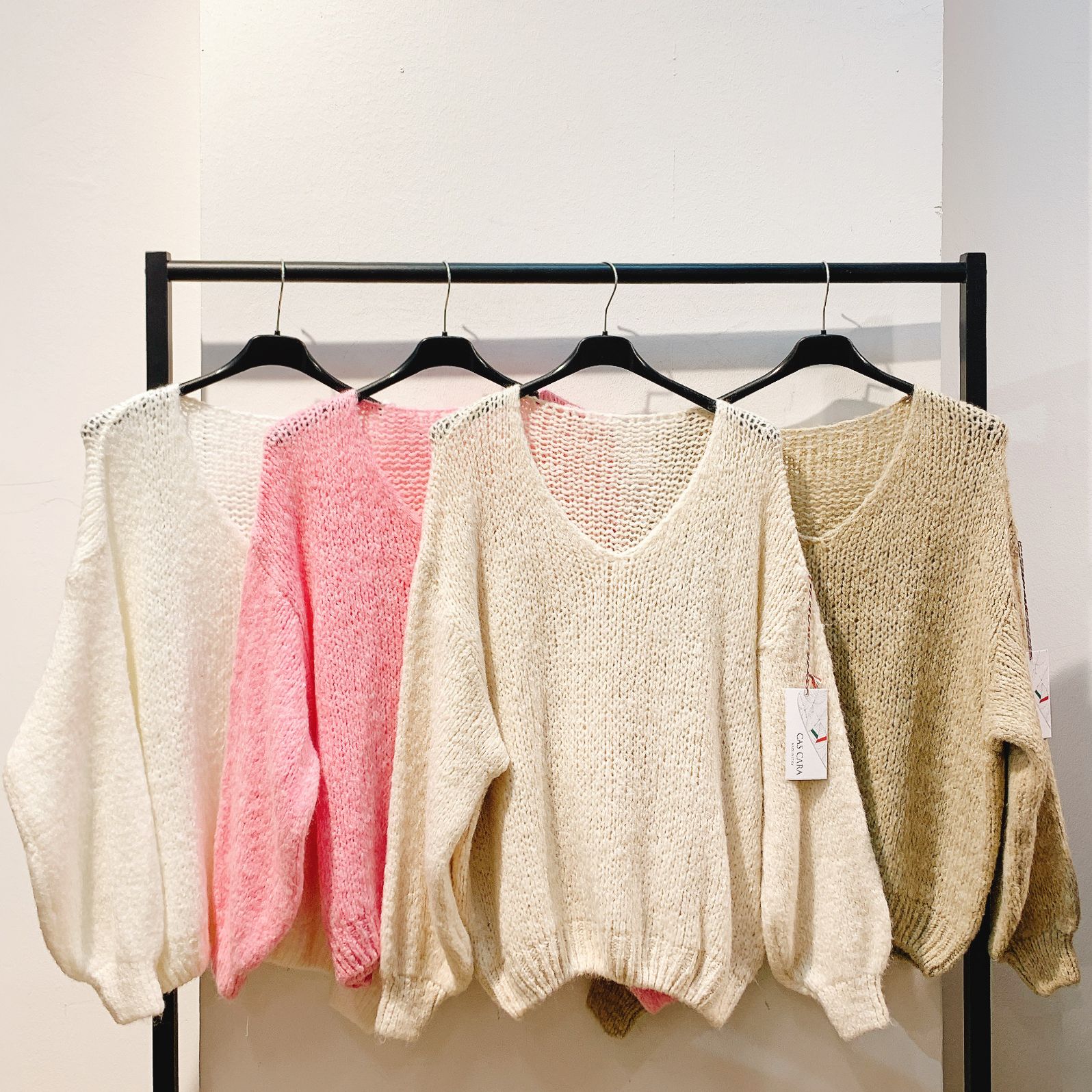 CAS CARA by Cherry´s GmbH - Damenbekleidung Pronto Moda | Artikel-Nr. XS-5118 | PULLOVER | 64% ACRYL18% NYLON9% VISKOS9% LANA | Kategorie: STRICKWAREN / PULLOVER | Angebot: Damenbekleidung, Young Fashion, Sofortprogramme, Orderware | Adresse: Cherry´s GmbH - Breslauer Str. 1 - 41460 Neuss - Tel: 021313843120 - cherrysgmbh@gmail.com