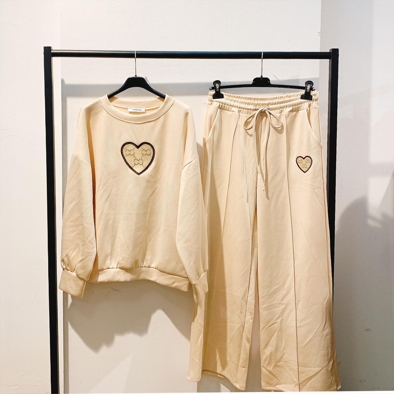 CAS CARA by Cherry´s GmbH - Damenbekleidung Pronto Moda | Artikel-Nr. YPH-M6024+M1006 | SETS | 55% VISKOS45% POLYESTER5% ELASTOMER | Kategorie: SETS | Angebot: Damenbekleidung, Young Fashion, Sofortprogramme, Orderware | Adresse: Cherry´s GmbH - Breslauer Str. 1 - 41460 Neuss - Tel: 021313843120 - cherrysgmbh@gmail.com