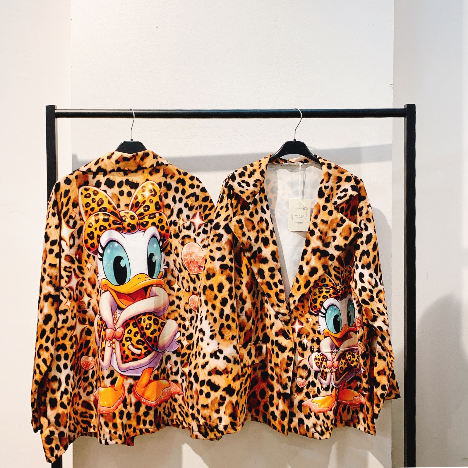 CAS CARA by Cherry´s GmbH - Damenbekleidung Pronto Moda | Artikel-Nr. MC-242562 | BLAZER | 50% VISKOS50% POLYESTER | Kategorie: BLAZER | Angebot: Damenbekleidung, Young Fashion, Sofortprogramme, Orderware | Adresse: Cherry´s GmbH - Breslauer Str. 1 - 41460 Neuss - Tel: 021313843120 - cherrysgmbh@gmail.com