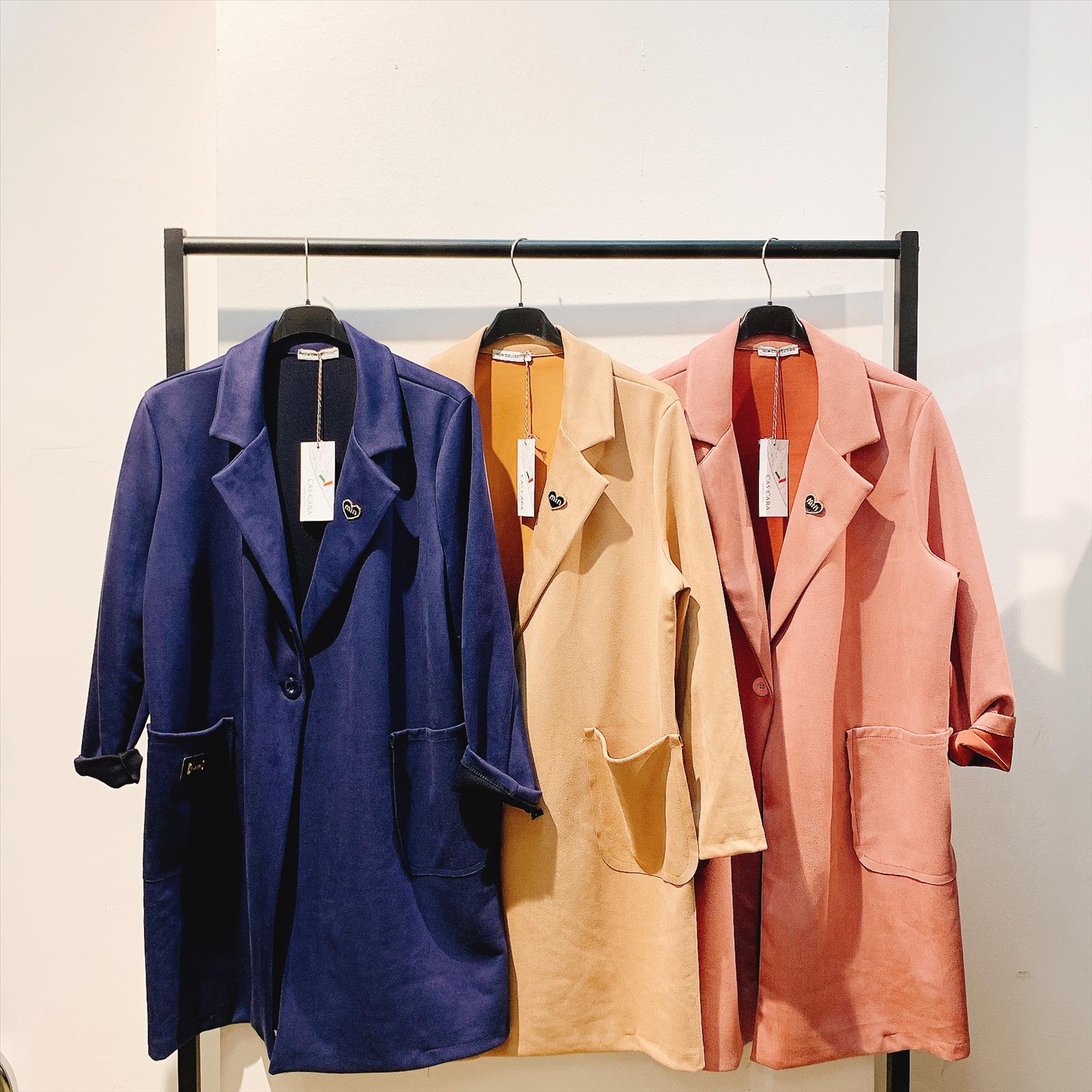 CAS CARA by Cherry´s GmbH - Damenbekleidung Pronto Moda | Artikel-Nr. Z-70258 | JACKEN | 95% POLYESTER5% ELASTOMER | Kategorie: JACKEN & WESTEN | Angebot: Damenbekleidung, Young Fashion, Sofortprogramme, Orderware | Adresse: Cherry´s GmbH - Breslauer Str. 1 - 41460 Neuss - Tel: 021313843120 - cherrysgmbh@gmail.com