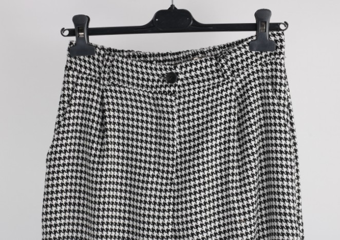 Hier geht's zum Shop von: olluni fashion GmbH - DOB-HAHA-Accessoires-Schuhe-Young-Fashion-Leder-Große Größen - Hamburg | Kategorie: Hosen | Adresse: olluni fashion GmbH - Modering 5, Haus D, 5 Etage - 22457 Hamburg - Tel: 040 55598886 - info@olluni.de | Angebot: Damenbekleidung, Damen Accessoires, Große Größen, Young Fashion, Leather Wear, Sofortprogramme, Orderware