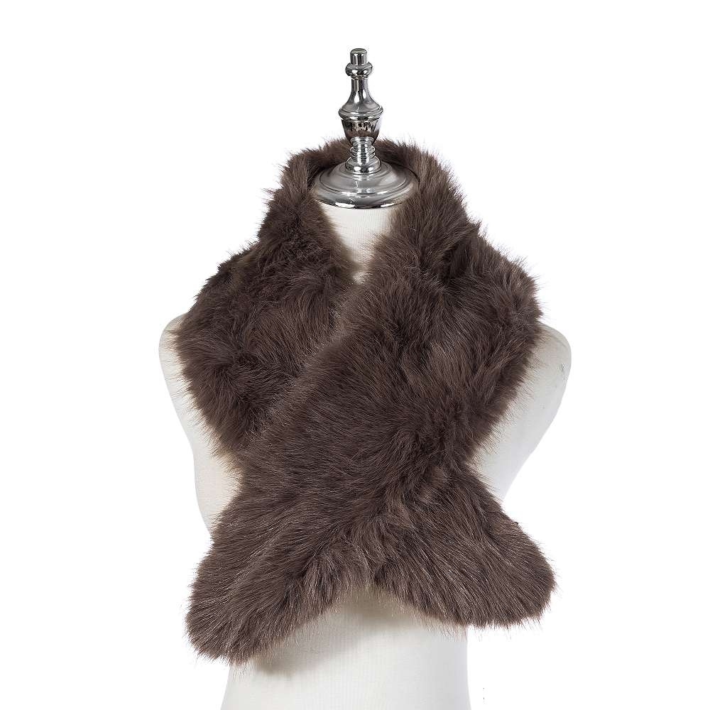Hier geht's zum Shop von: Fox by Ren GmbH - DOB; ACCessoires - Neuss | Schal - Chantal | Artikel-Nr. MH2502-09PJ-12500350 | Trendiger & Hochwertiger Schal - Größe: ca. 120cm x 20cm - Gewicht: ca. 130g - Material: 100% Polyester | Kategorie: Tücher / Schals | Adresse: Fox by Ren GmbH - Anton-Kux-Str. 2 - 41460 Neuss - Tel: 021313818241 - info@foxbyren.com | Angebot: Sofortprogramme, Orderware