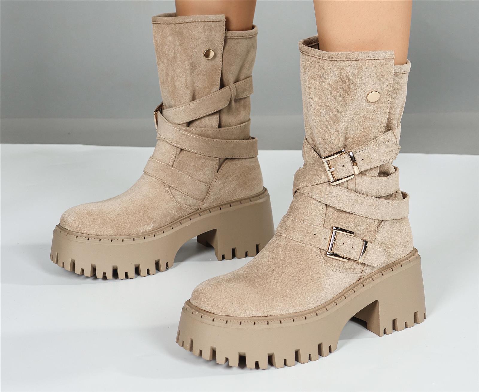 Hier geht's zum Shop von: E-Vitale Shoes - BIONDINI Großhandel Wholesale - hochwertige italienische Schuhe direkt ab Fabrik | Artikel-Nr. QH7825 iva | Stiefeletten (LOT) 12 Stk | Kategorie: Damenschuhe / Stiefeletten (LOT) | Adresse: E-VITALE SHOES - Raum 114 - Breslauer Str. 8 - 41460 Neuss - Tel: 02131/3868532 - service@evitale-shoes.eu | Angebot: Damenbekleidung, Damen Accessoires, Herren Accessoires, Schuhe, Young Fashion, Leather Wear, Sofortprogramme, Orderware