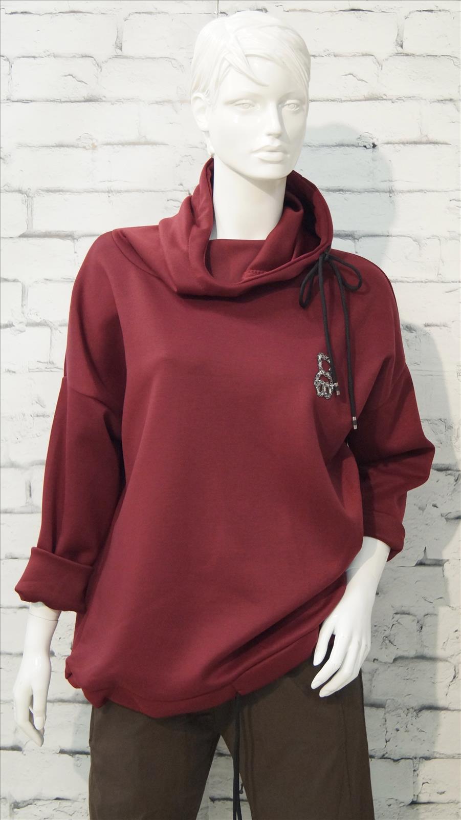 Bhatti Mode GmbH - Young fashion, DOB - Blusen, Hosen Jacken, Jeans, Kleider, Pullover etc. | Artikel-Nr. 16711 | Kapuzenshirt Strass | # Kapuzenshirt mit Applikation ## weicher Silky Stoff ## Kordel in Kapuze und Saum ## lässiger Schnitt ## 50%Polyester,45%Viskose,5%Elasthan # | Kategorie: Shirt/Bluse/Pullover | Angebot: Damenbekleidung, Young Fashion, Sofortprogramme | Adresse: Bhatti Mode GmbH - Breslauer Str. 8 - 41460 Neuss - Tel: 02131-130004 - gurdip-bhatti@t-online.de
