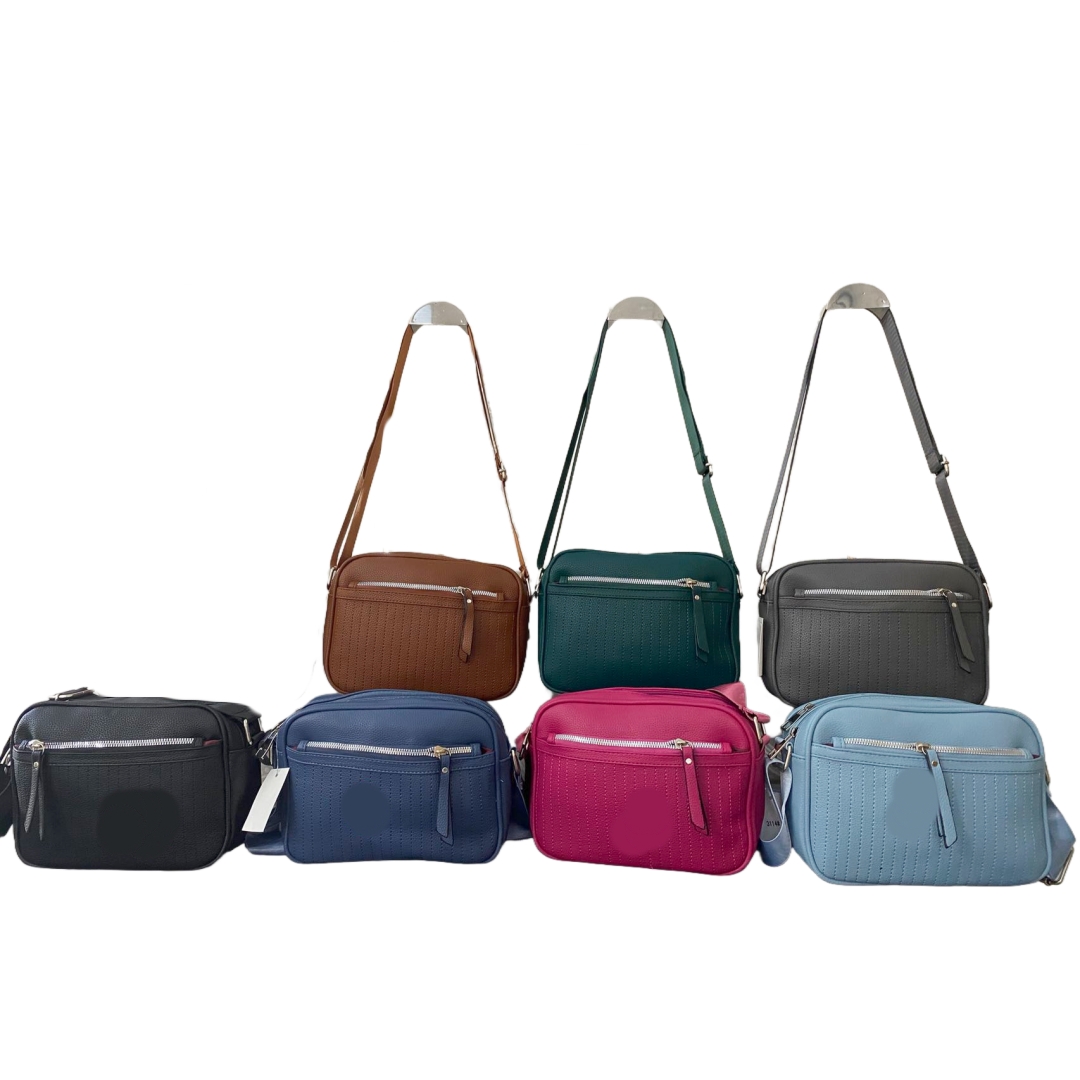 Skyflame GmbH - Damen u. Herrenaccessoires, Taschen, Lederwaren | Artikel-Nr. 3114 | Umhängetasche | Artikelnummer 3114 -ca. 23x17x7,5 cm -100% Kunstleder -mit 2x RV Hauptfächer -Vorne 1x RV Fach -mit Schultergurt / verstellbar | Kategorie: Umhägetaschen:Damen/Herren | Angebot: Damen Accessoires, Herren Accessoires, Beach Wear, Große Größen, Kinder & Teens, Young Fashion, Landhausmode, Leather Wear, Sofortprogramme, Orderware | Adresse: Skyflame GmbH - Anton-Kux-Str.2 - 41460 Neuss - Tel: 021313168808 - info.skyflame@gmail.com