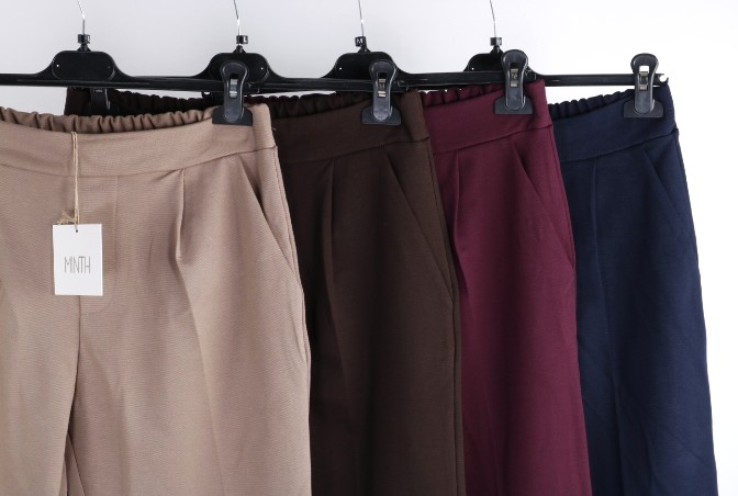 olluni fashion GmbH - DOB-HAHA-Accessoires-Schuhe-Young-Fashion-Leder-Große Größen - Hamburg | Kategorie: Hosen | Angebot: Damenbekleidung, Damen Accessoires, Große Größen, Young Fashion, Leather Wear, Sofortprogramme, Orderware | Adresse: olluni fashion GmbH - Modering 5, Haus D, 5 Etage - 22457 Hamburg - Tel: 040 55598886 - info@olluni.de