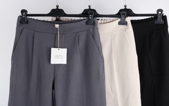 olluni fashion GmbH - DOB-HAHA-Accessoires-Schuhe-Young-Fashion-Leder-Große Größen - Hamburg | Kategorie: Hosen | Angebot: Damenbekleidung, Damen Accessoires, Große Größen, Young Fashion, Leather Wear, Sofortprogramme, Orderware | Adresse: olluni fashion GmbH - Modering 5, Haus D, 5 Etage - 22457 Hamburg - Tel: 040 55598886 - info@olluni.de