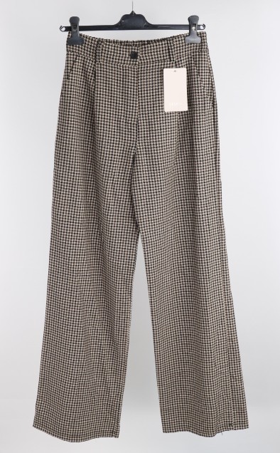 olluni fashion GmbH - DOB-HAHA-Accessoires-Schuhe-Young-Fashion-Leder-Große Größen - Hamburg | Artikel-Nr. 3715-2 | Lange Herbst Hose - Caro | Kategorie: Hosen | Angebot: Damenbekleidung, Damen Accessoires, Große Größen, Young Fashion, Leather Wear, Sofortprogramme, Orderware | Adresse: olluni fashion GmbH - Modering 5, Haus D, 5 Etage - 22457 Hamburg - Tel: 040 55598886 - info@olluni.de