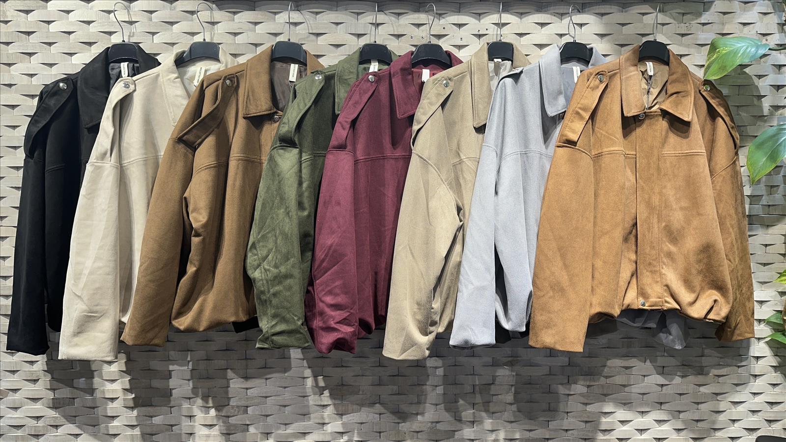 Ala Mode Fashion-DOB;Accessoires;Leather Wear; Young Fashion - Neuss | Artikel-Nr. 86265 | 95%Poly 5%Elast | Mindestbestellmenge 2 Stück | Kategorie: Jacke | Angebot: Sofortprogramme, Orderware | Adresse: Ala Mode Fashion - Breslauerstr. 8 Raum 113 - 41460 neuss - Tel: 021312091616 - ala-mode@web.de